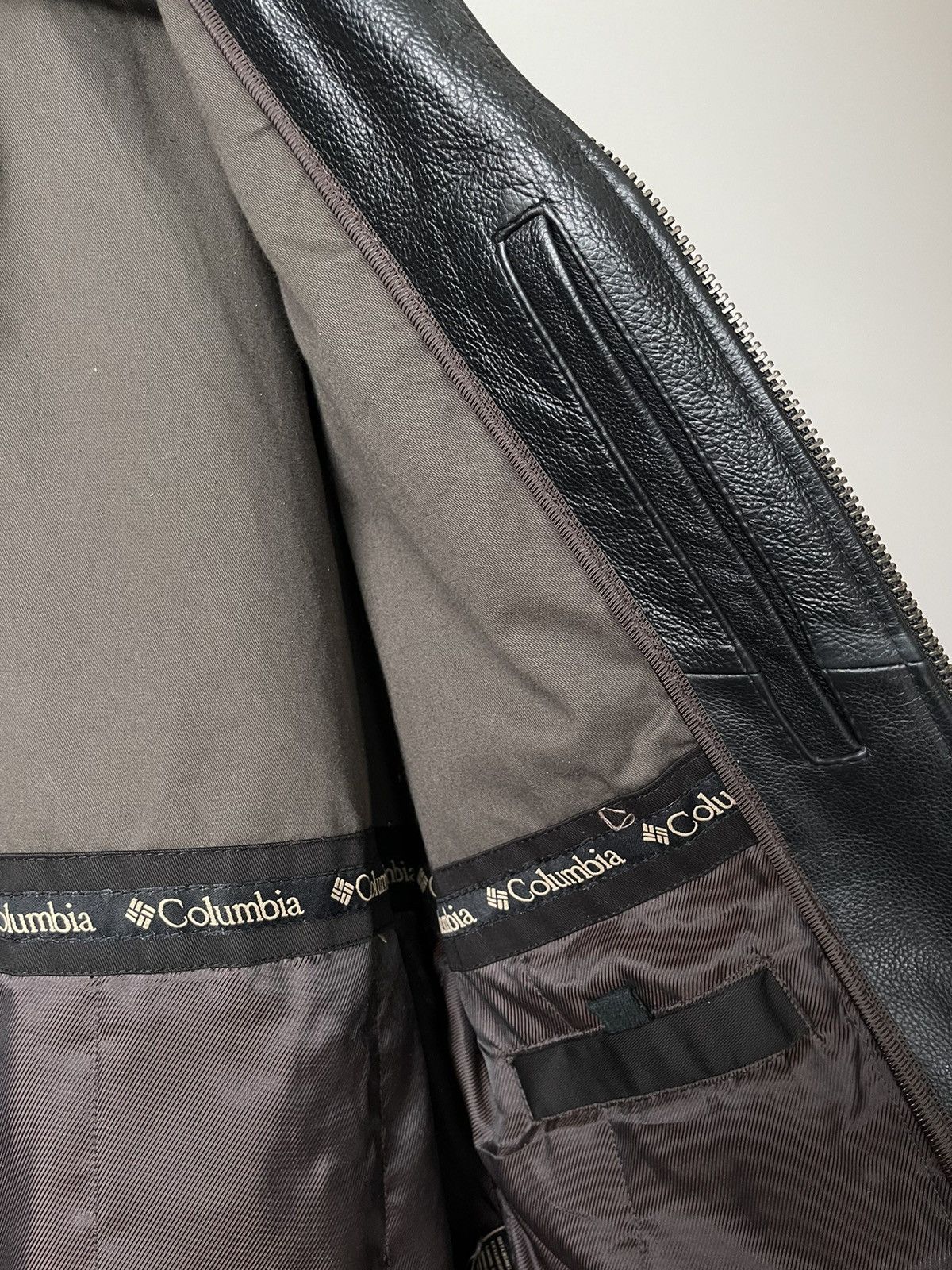 Vintage Vintage Columbia Minimalist Leather Jacket Size US S / EU 44-46 / 1 - 10 Thumbnail