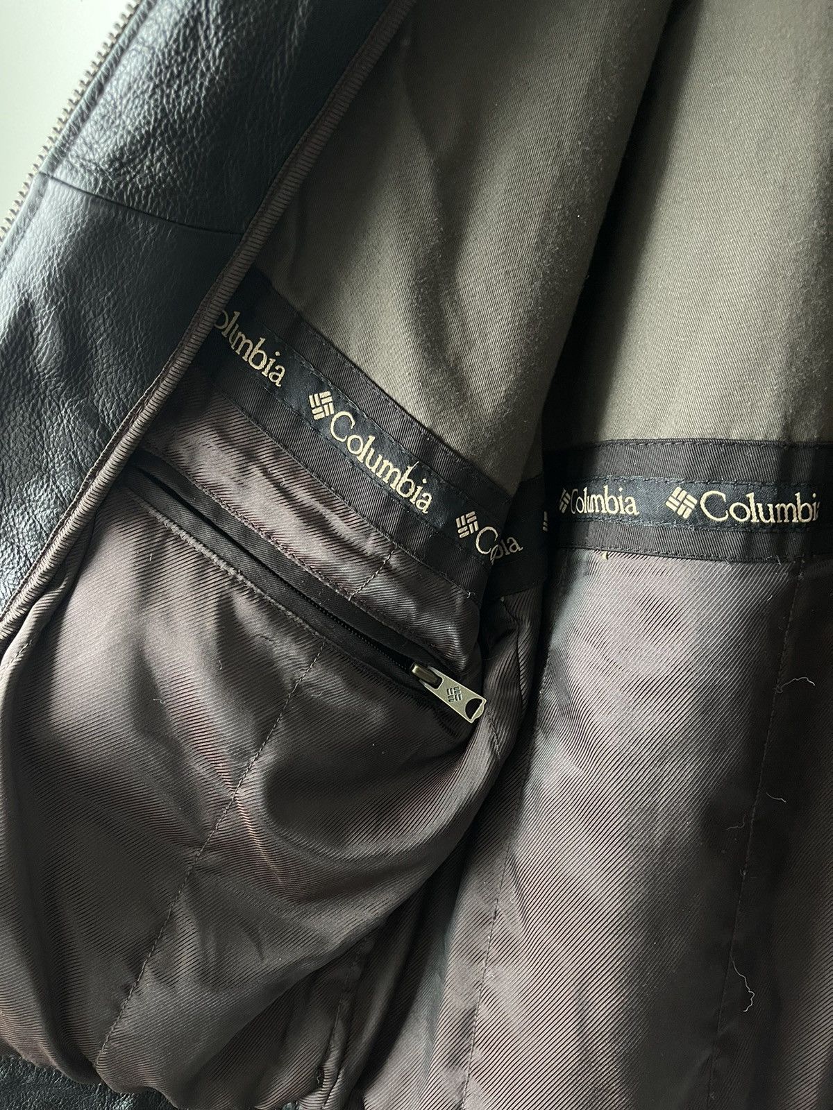 Vintage Vintage Columbia Minimalist Leather Jacket Size US S / EU 44-46 / 1 - 11 Thumbnail
