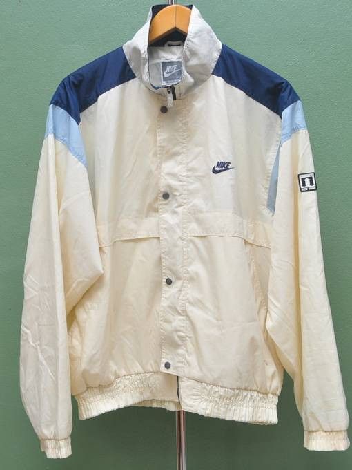 Japanese Brand × Nike Vintage Nike Travis Scott Fashion Style Windbreaker Size US L / EU 52-54 / 3 - 1 Thumbnail