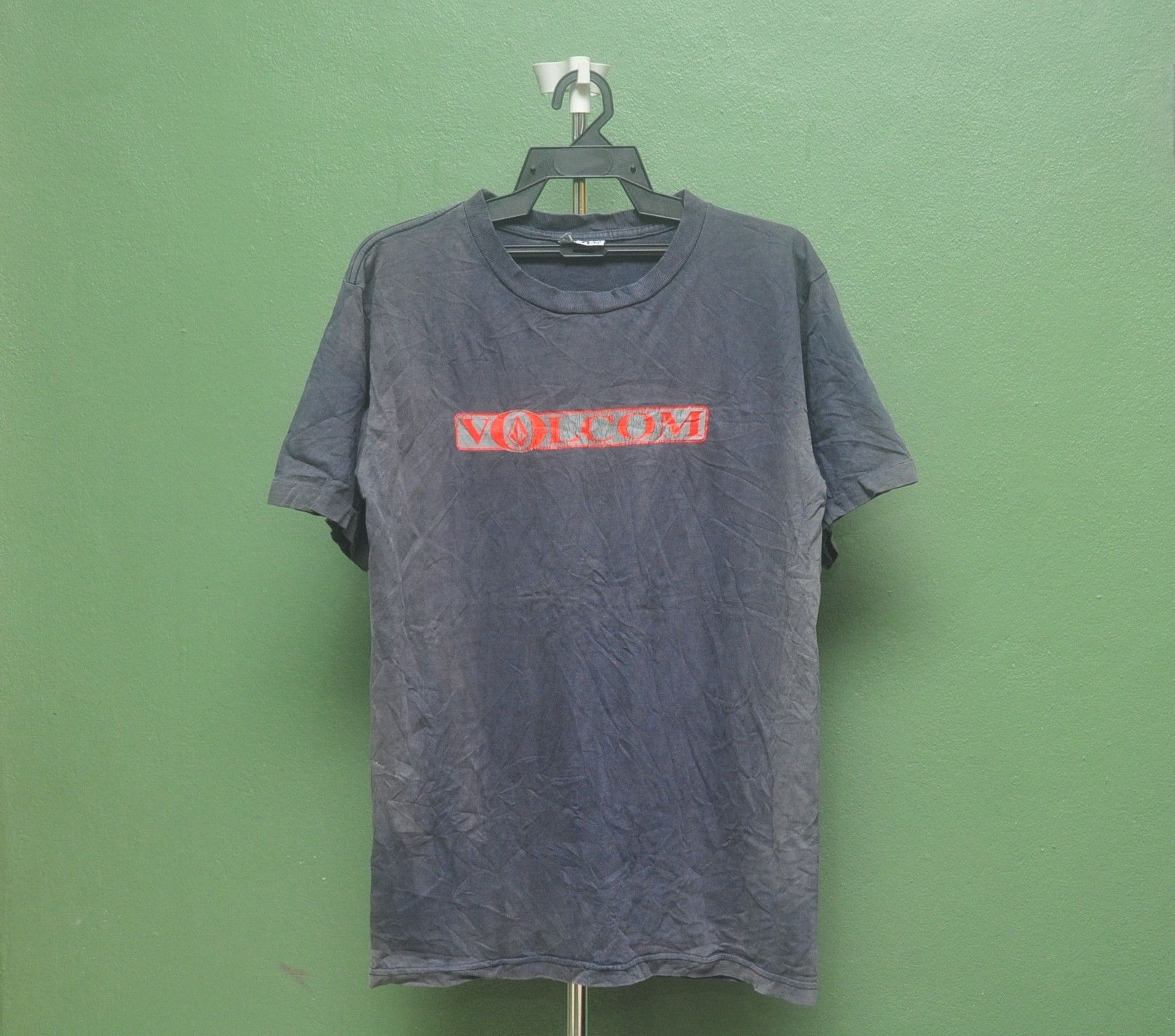 Japanese Brand × Volcom Vintage Volcom 90s Skateboarding Big Logo Shirt XL Stussy Size US L / EU 52-54 / 3 - 1 Thumbnail