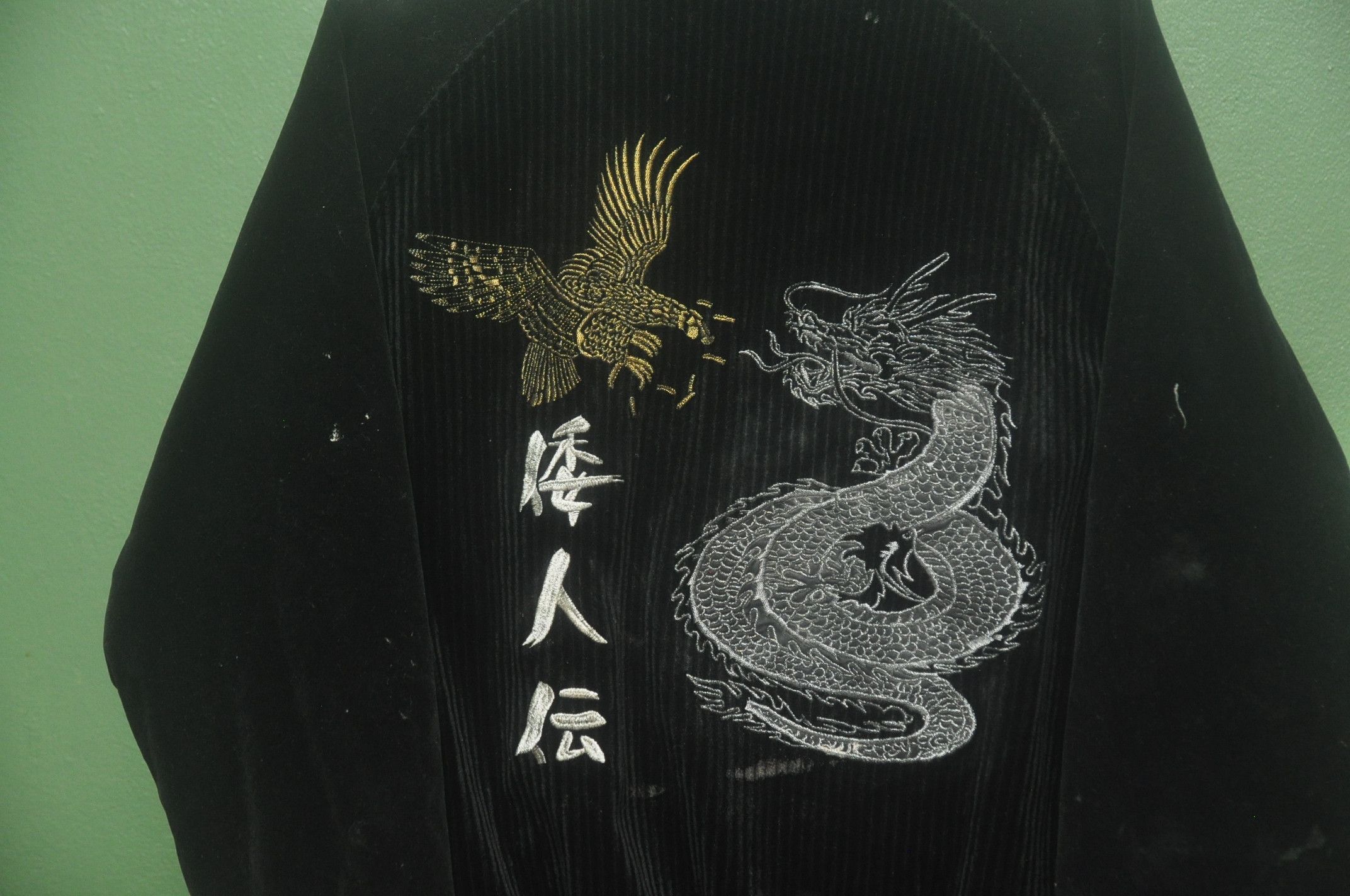 Japanese Brand × Vintage Vintage Sukajan Eagle Fight Dragon Black Colour Yakuza Size US L / EU 52-54 / 3 - 4 Thumbnail