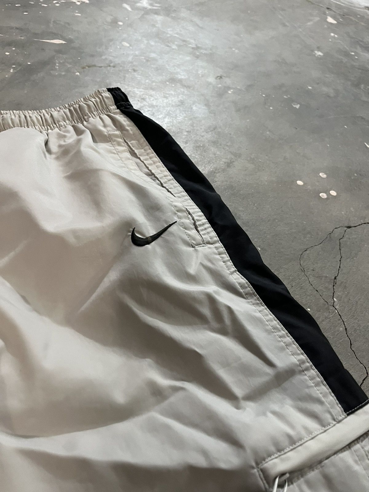 Nike vintage nike track pants Size US 32 / EU 48 - 2 Thumbnail