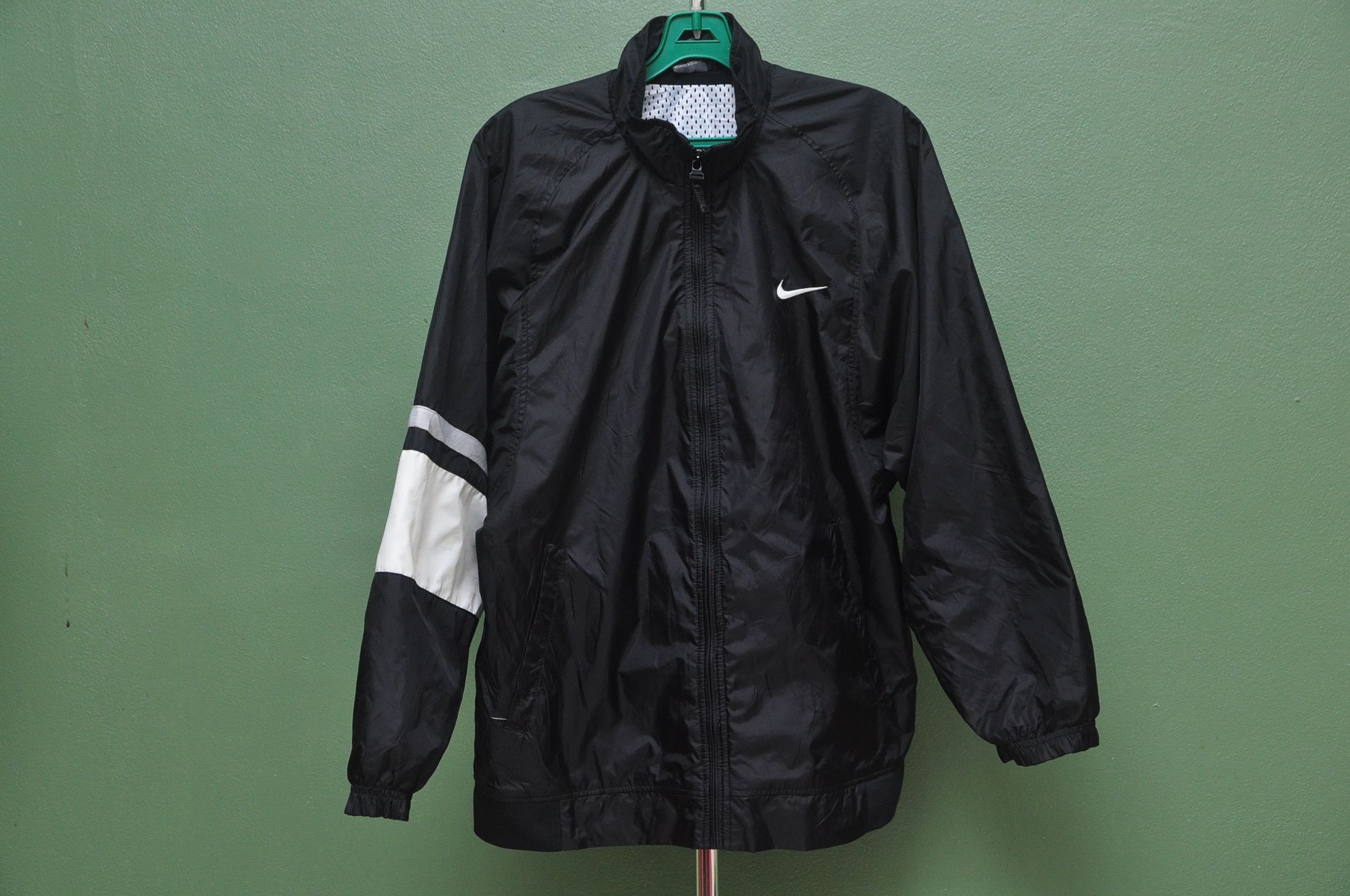 Nike Vintage 90s Nike Windbreaker Sweater Size US L / EU 52-54 / 3 - 3 Thumbnail