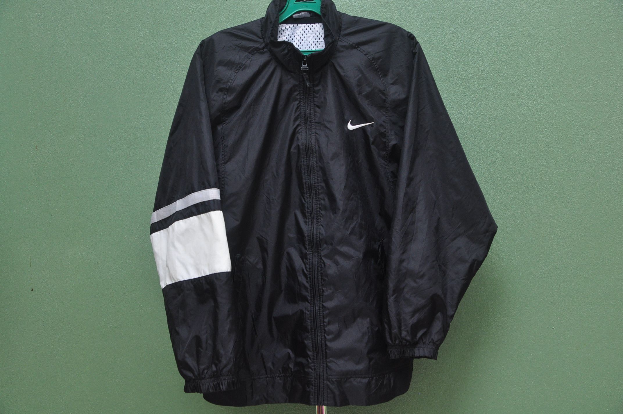 Nike Vintage 90s Nike Windbreaker Sweater Size US L / EU 52-54 / 3 - 2 Thumbnail
