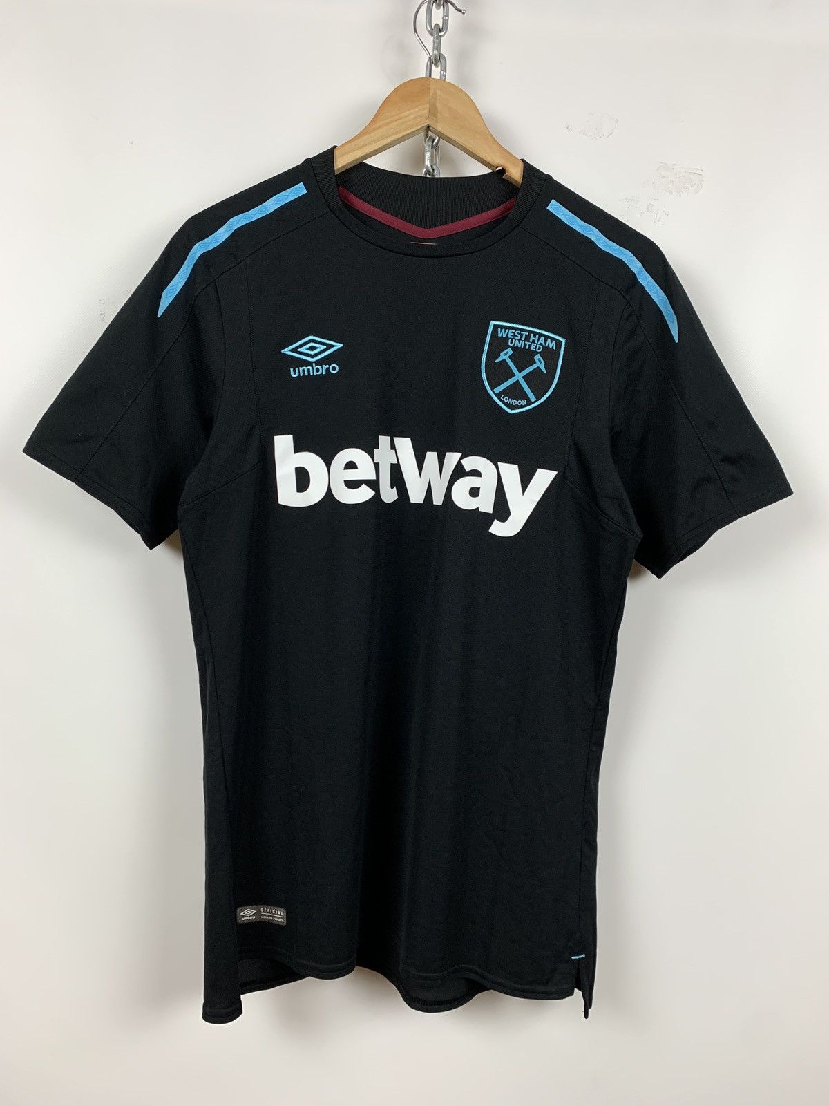 Umbro 2017/18 Umbro West Ham Hantec Sponsor Jersey Size US M / EU 48-50 / 2 - 1 Thumbnail