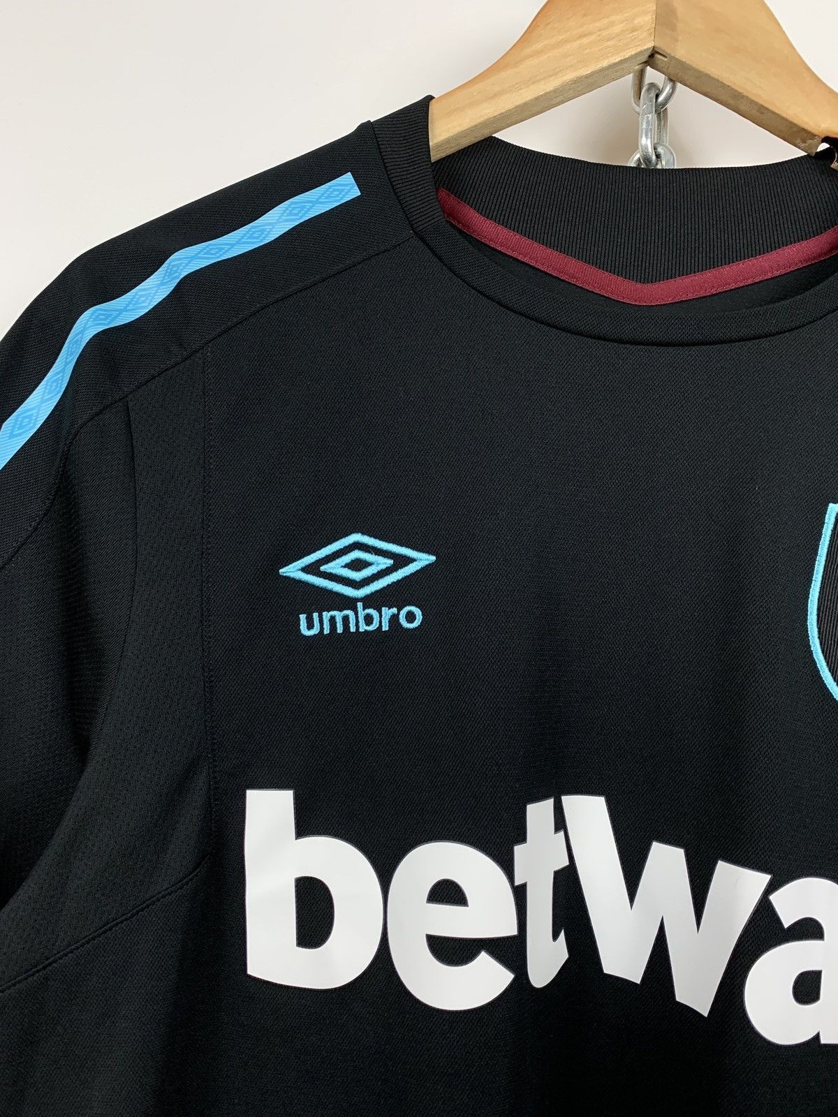 Umbro 2017/18 Umbro West Ham Hantec Sponsor Jersey Size US M / EU 48-50 / 2 - 7 Thumbnail