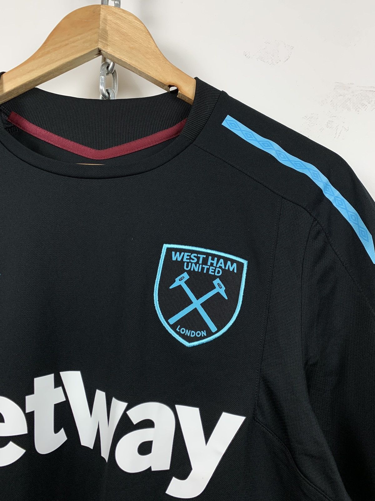 Umbro 2017/18 Umbro West Ham Hantec Sponsor Jersey Size US M / EU 48-50 / 2 - 6 Thumbnail