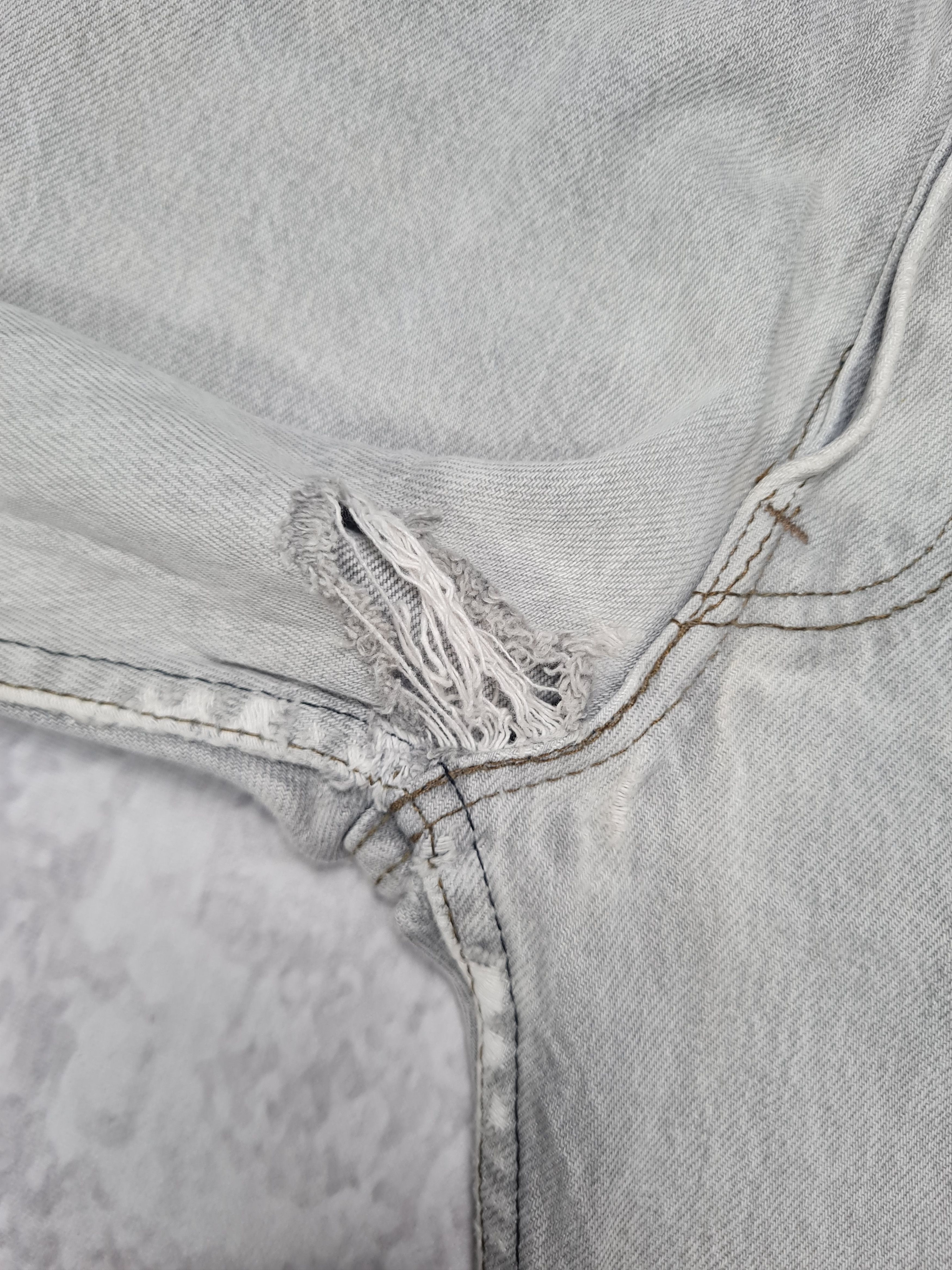 Levi's Vtg LEVIS 501 Distressed Light Wash Size 32X32 Jeans L0211 Size US 32 / EU 48 - 5 Thumbnail