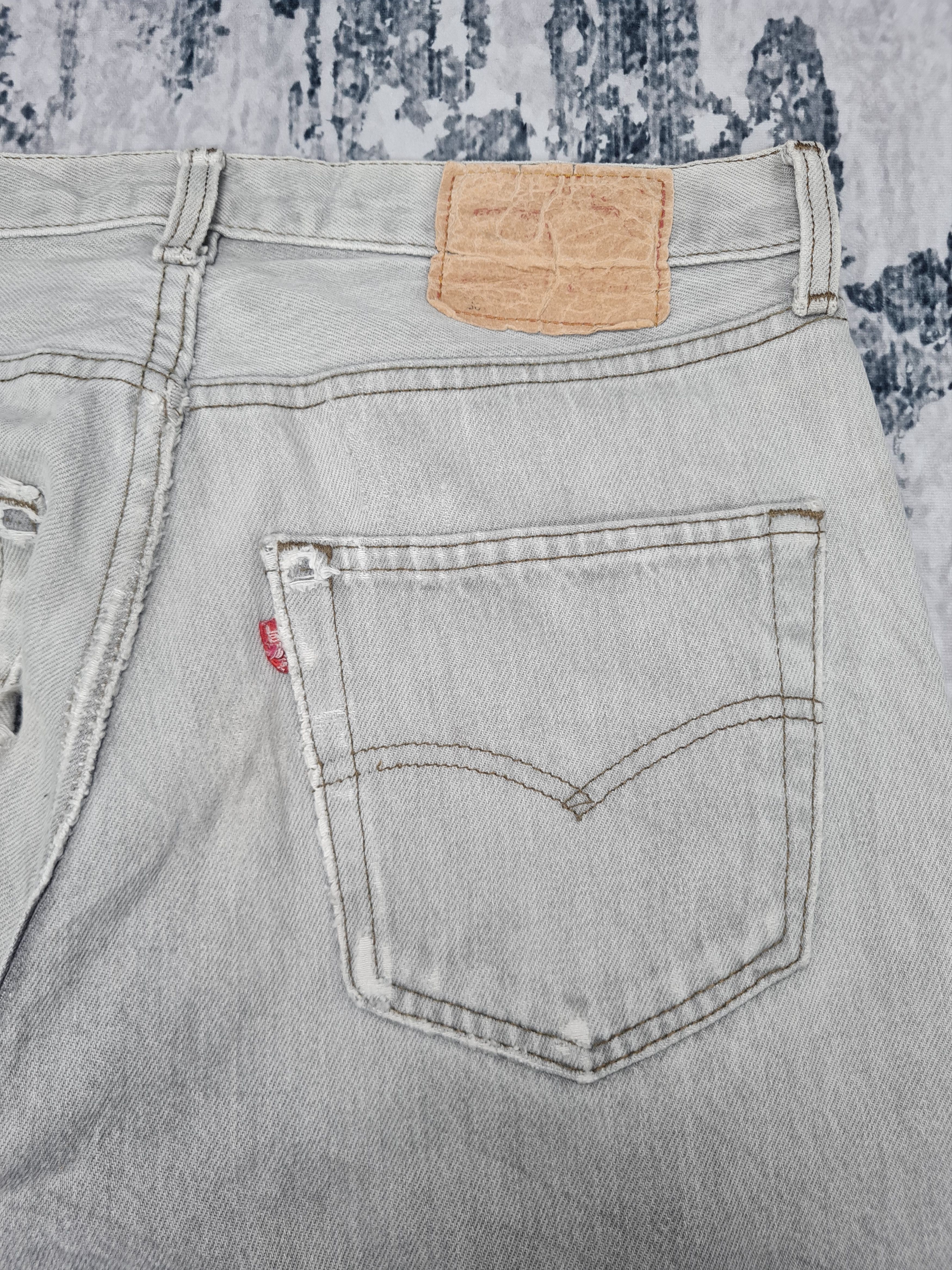 Levi's Vtg LEVIS 501 Distressed Light Wash Size 32X32 Jeans L0211 Size US 32 / EU 48 - 7 Thumbnail