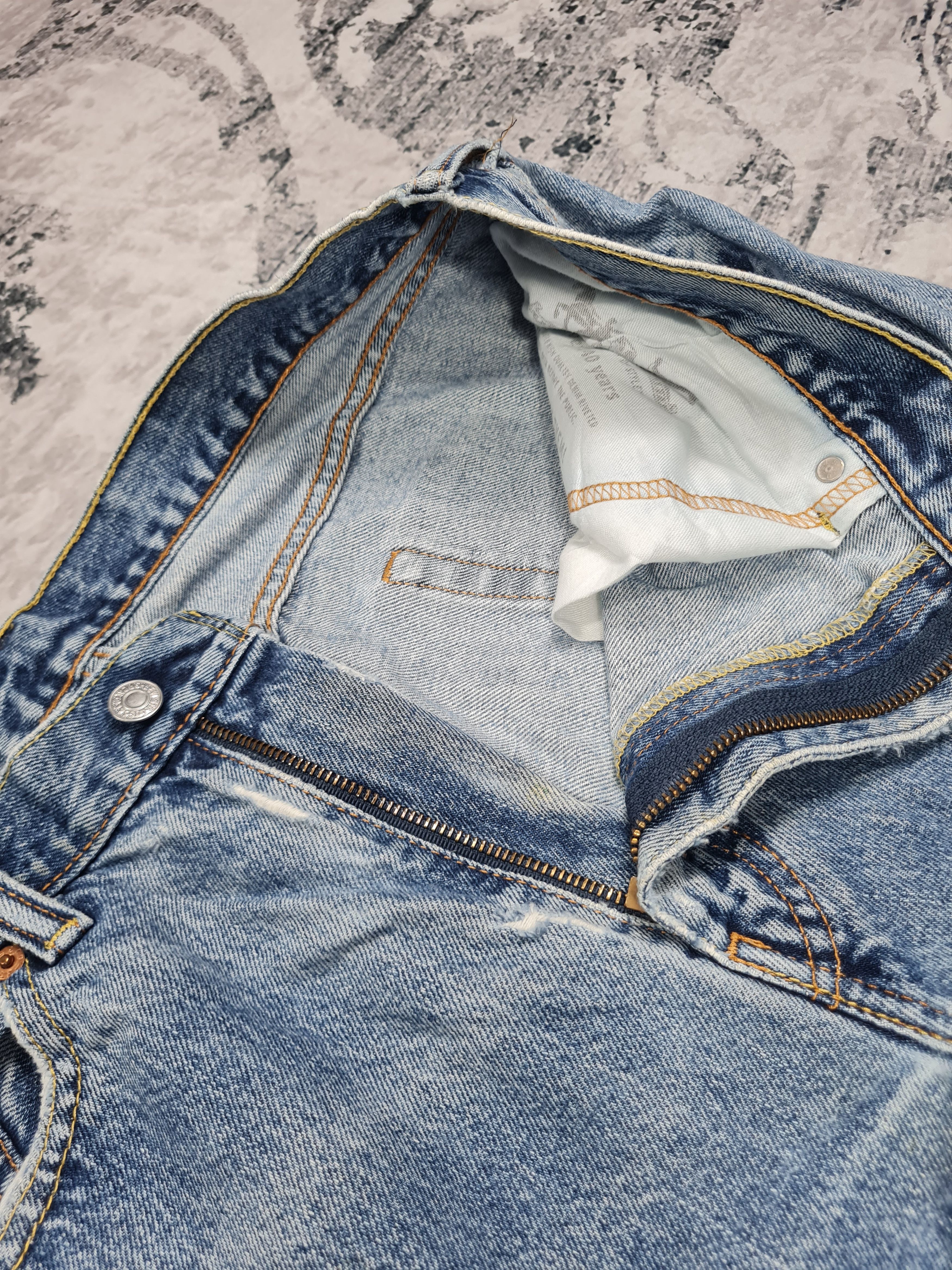 Levi's Vintage LEVIS 505 Light Wash Faded Size 37X33 Jeans L0212 Size US 37 - 10 Thumbnail