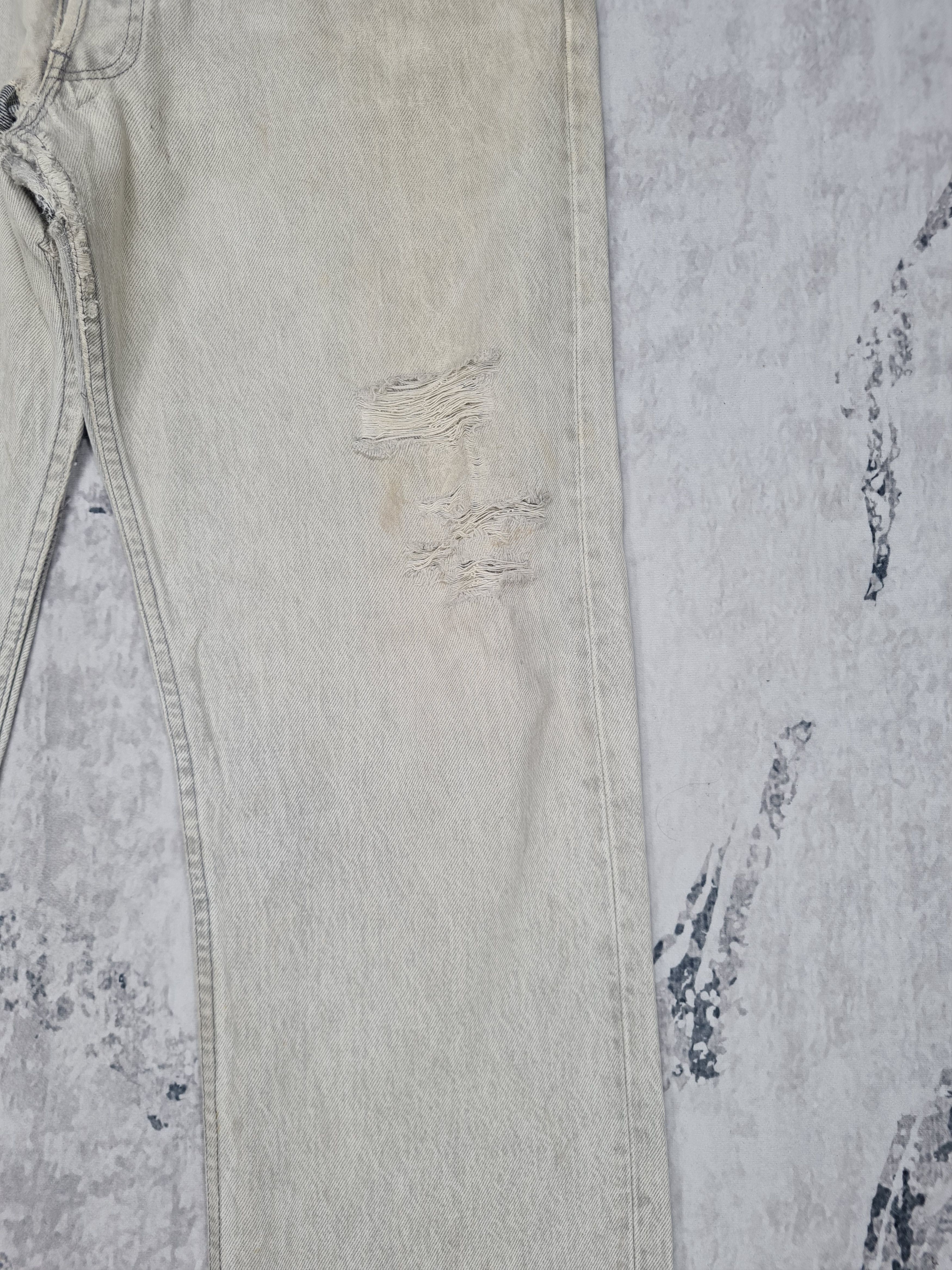 Levi's Vtg LEVIS 501 Light Wash Distressed Size 38X32 Jeans L0240 Size US 38 / EU 54 - 3 Thumbnail