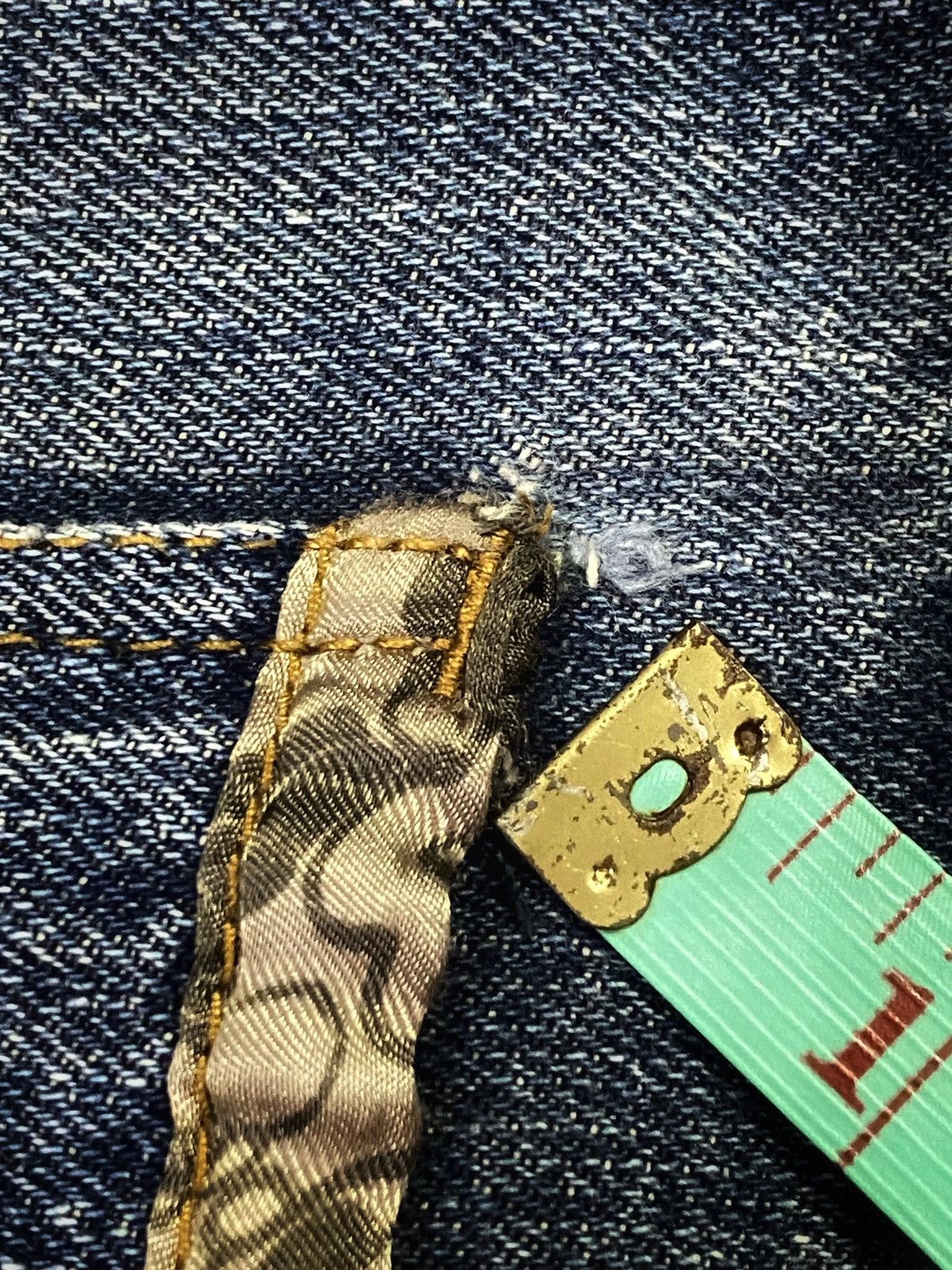 Japanese Brand Japanese Brand Koi Fish Embroidery Multi Pocket Shorts Jeans Size US 36 / EU 52 - 12 Thumbnail