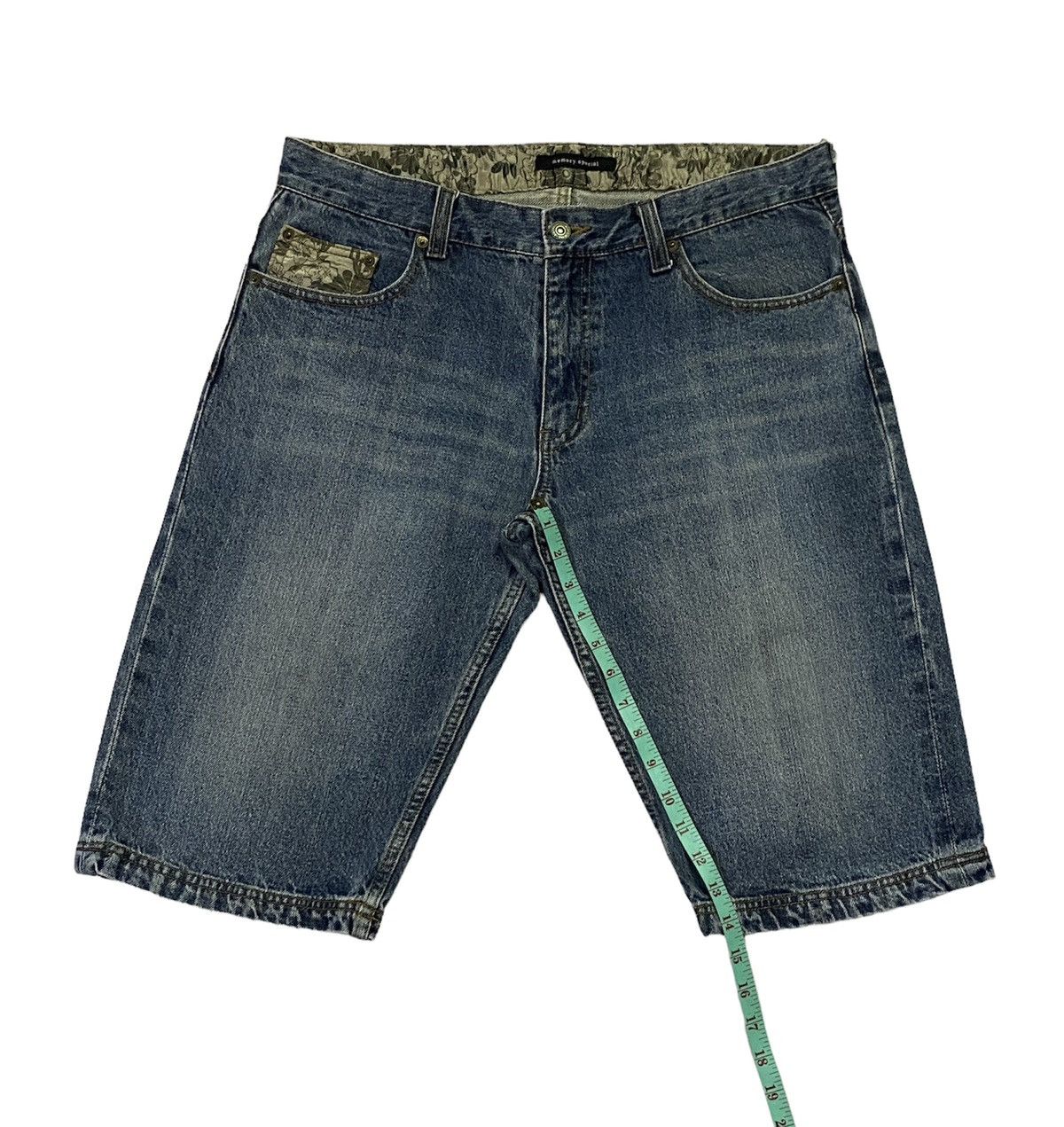 Japanese Brand Japanese Brand Koi Fish Embroidery Multi Pocket Shorts Jeans Size US 36 / EU 52 - 7 Thumbnail