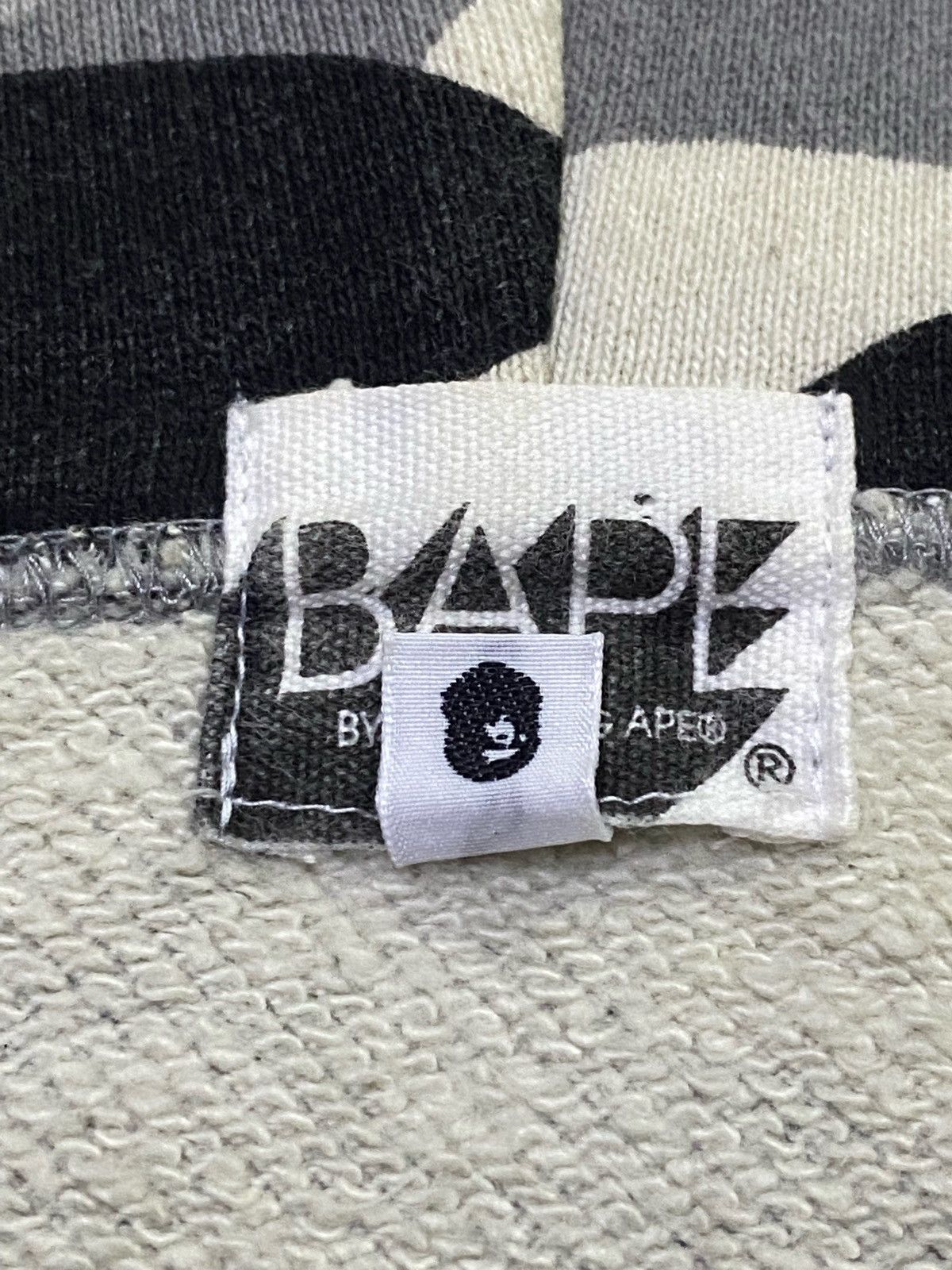 Bape 1st Camo Sleeveless Hoodie Size US L / EU 52-54 / 3 - 9 Thumbnail