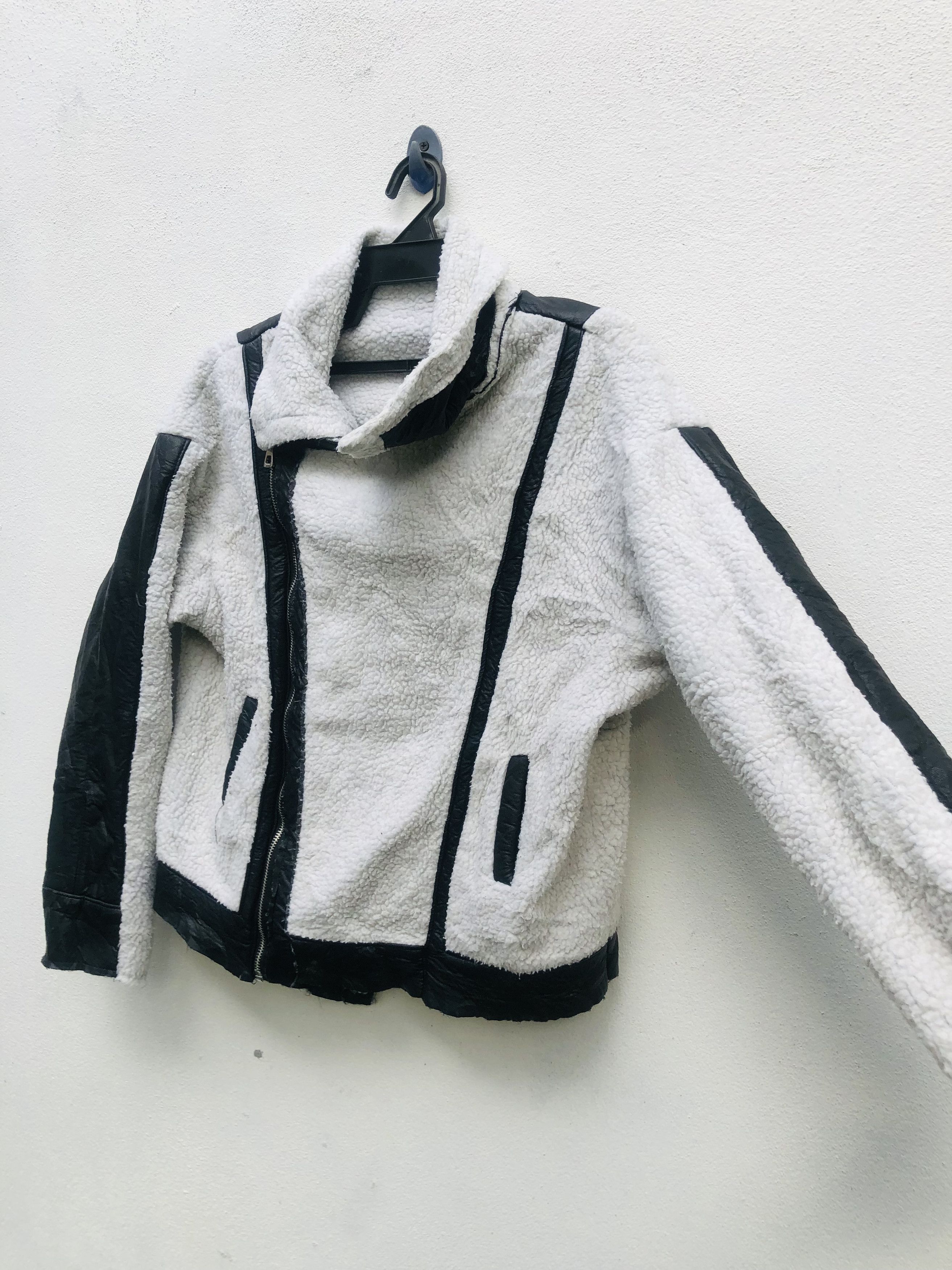 Japanese Brand Vintage Japanese Designer Travis Scott Fashion Style Size US M / EU 48-50 / 2 - 5 Thumbnail