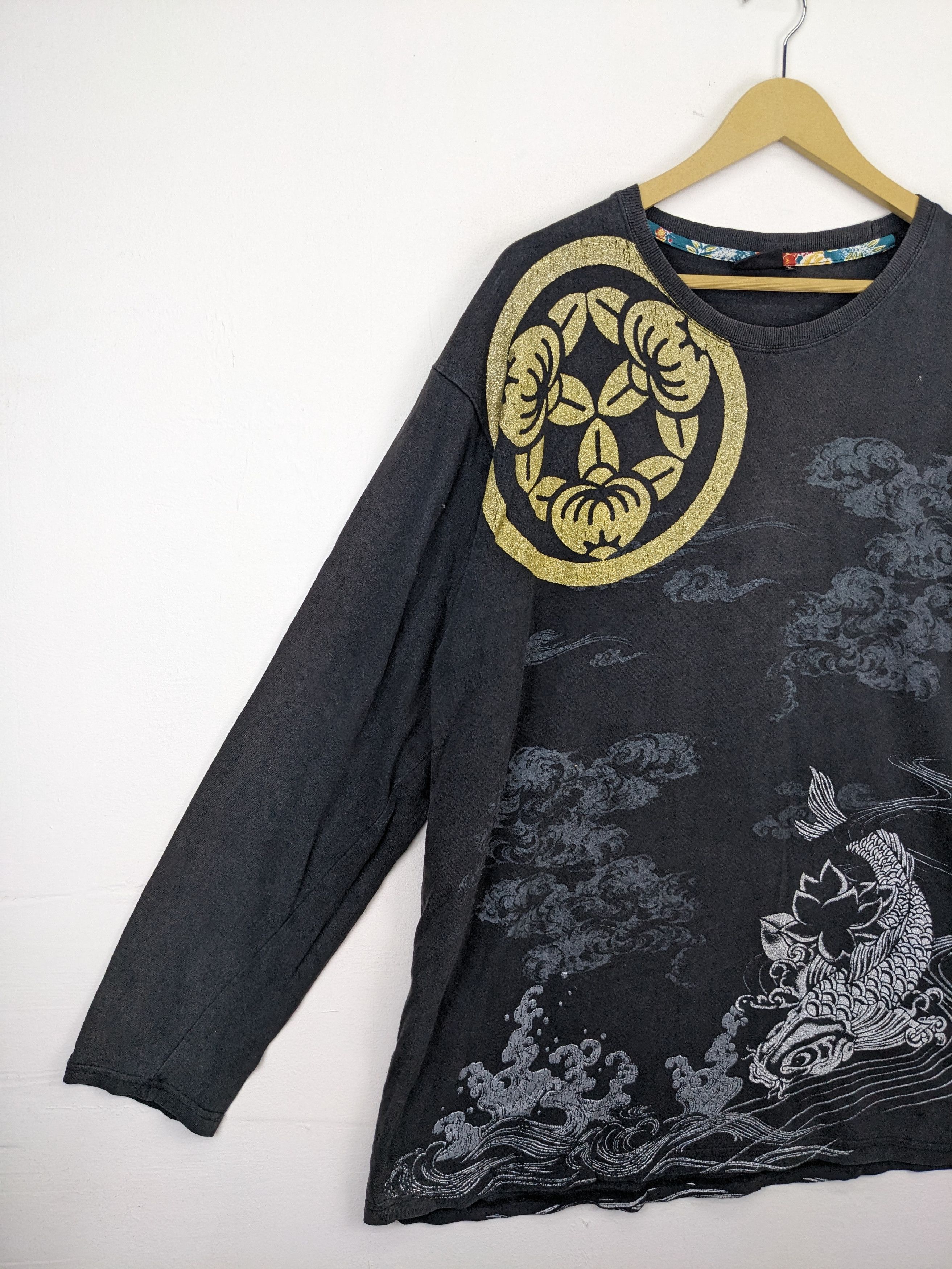 Japanese Brand Vintage Sukajan Fish Koi T Shirt Long Size US L / EU 52-54 / 3 - 6 Thumbnail