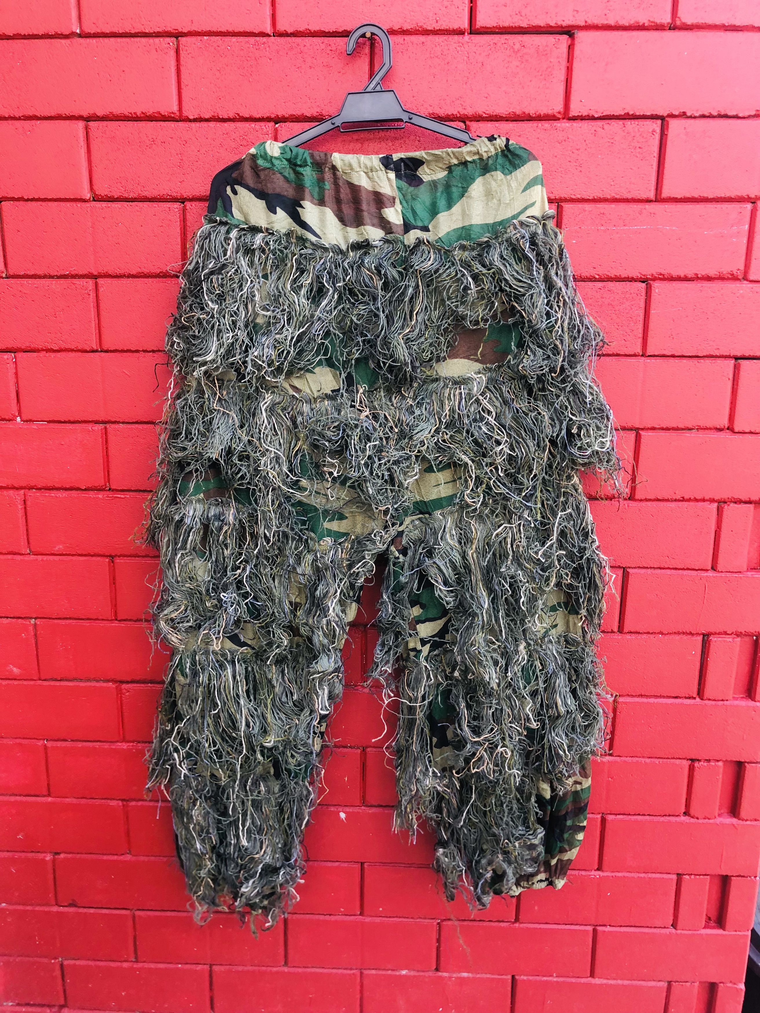 Japanese Brand Vintage Military Camouflage Travis Scott Fashion Style Size US 32 / EU 48 - 2 Thumbnail