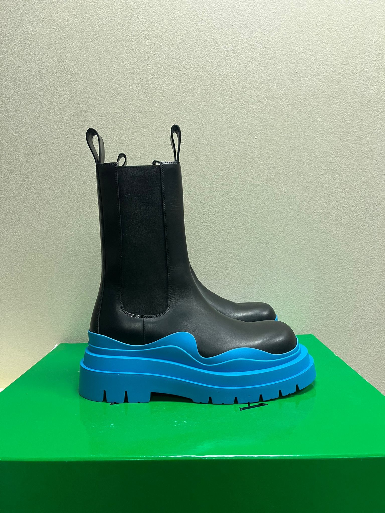 Bottega Veneta O1RSHD1 BV Tire Boots High Top Military Calf Black - AM AM Size US 11 / EU 44 - 2 Thumbnail