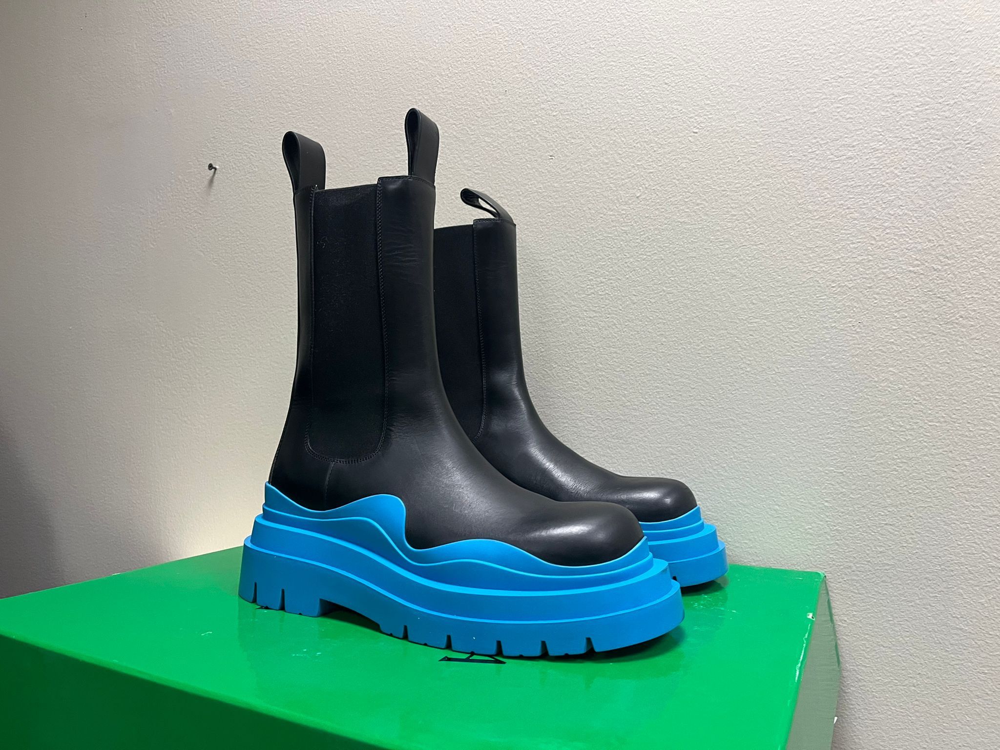 Bottega Veneta O1RSHD1 BV Tire Boots High Top Military Calf Black - AM AM Size US 11 / EU 44 - 9 Thumbnail