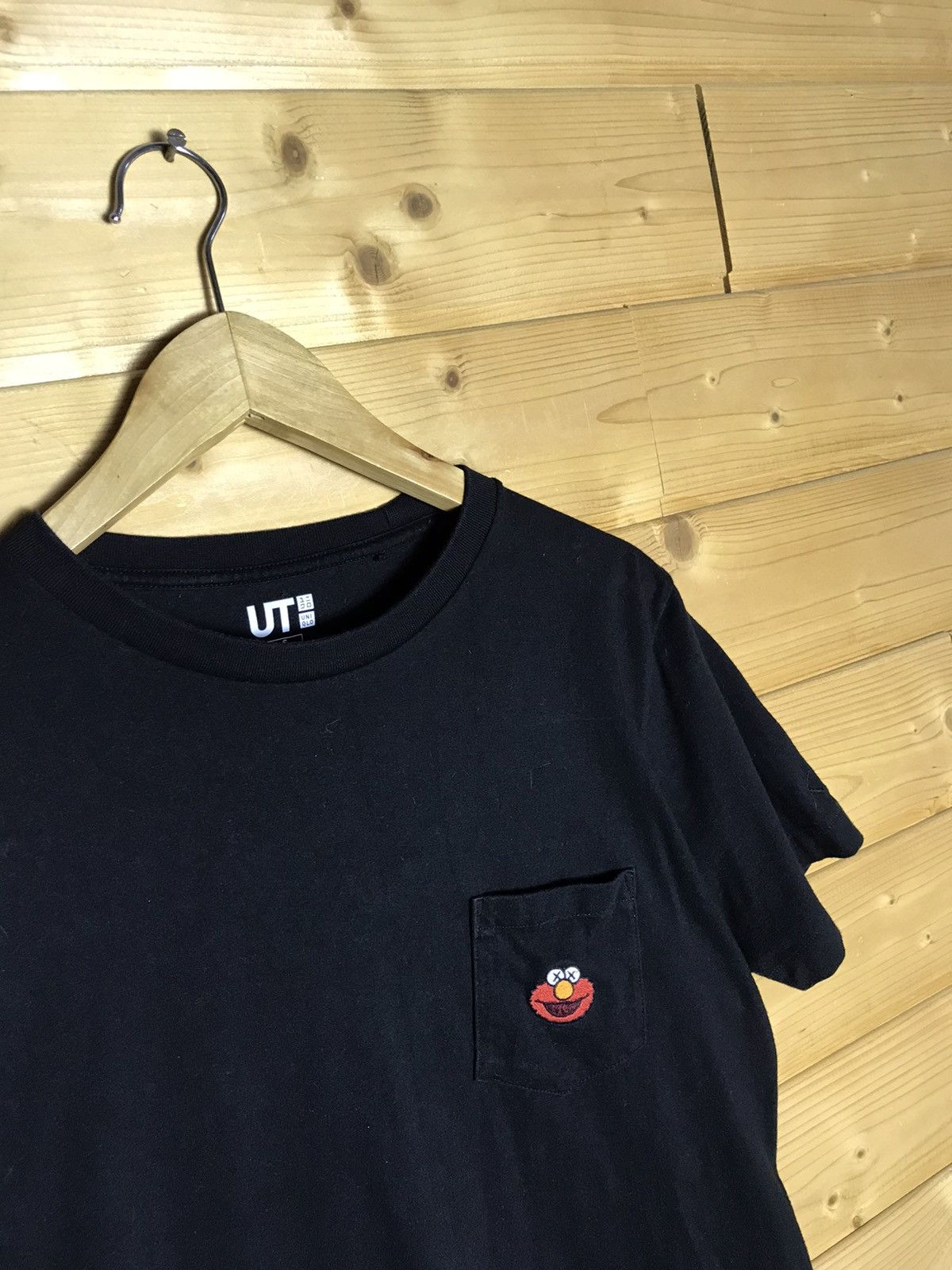 Kaws × Uniqlo Uniqlo X Kaws Sesame Street t-shirt Size US S / EU 44-46 / 1 - 3 Thumbnail