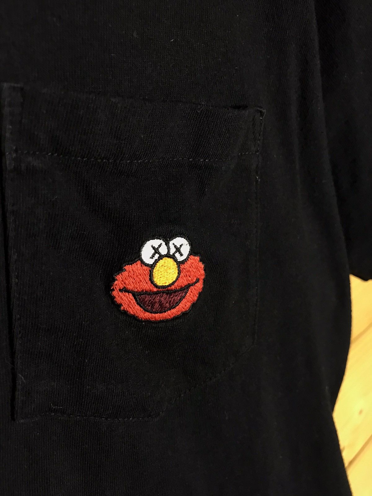 Kaws × Uniqlo Uniqlo X Kaws Sesame Street t-shirt Size US S / EU 44-46 / 1 - 4 Thumbnail