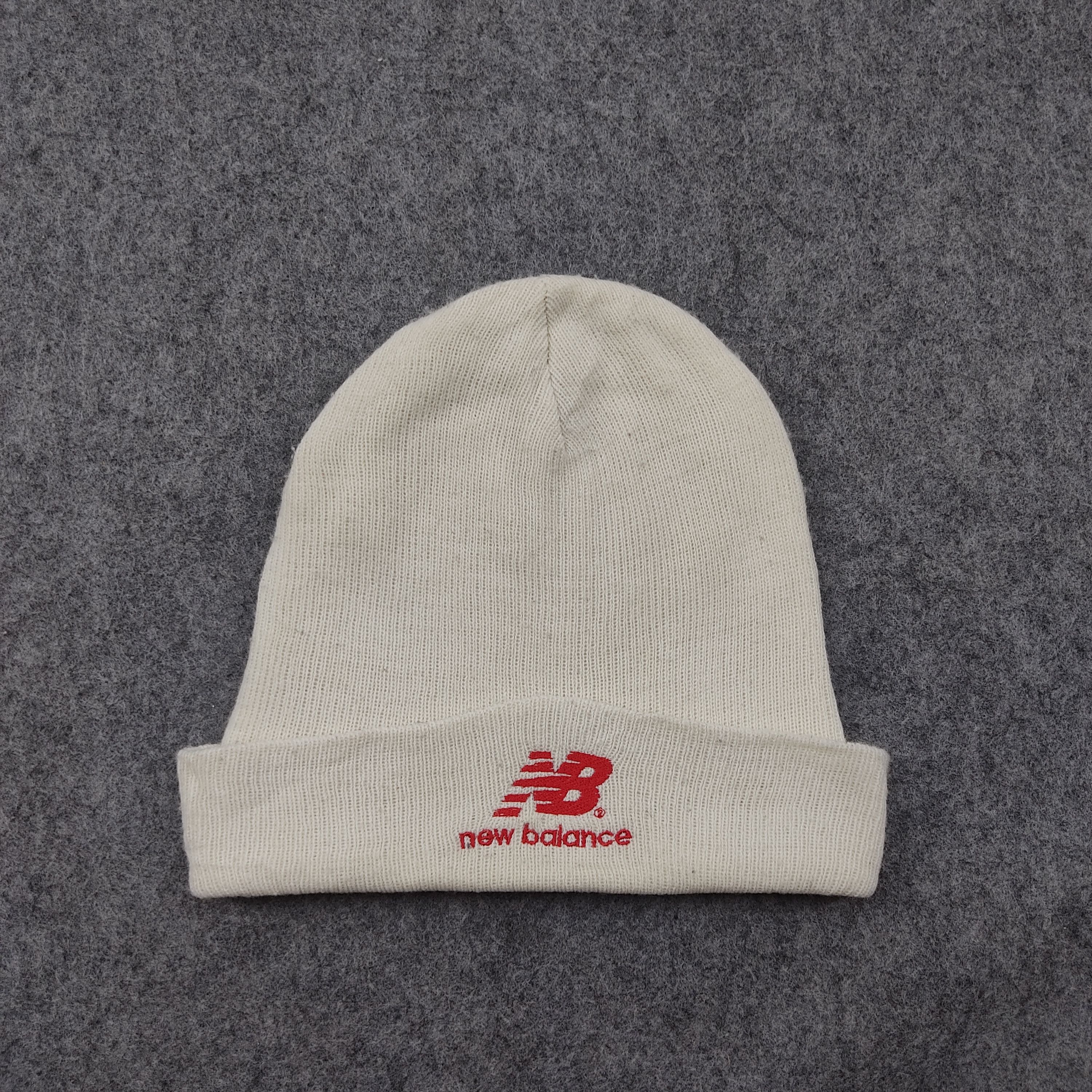 New Balance Vintage New Balance Beanie / Snow Hat / Snow Cap Size ONE SIZE - 1 Thumbnail