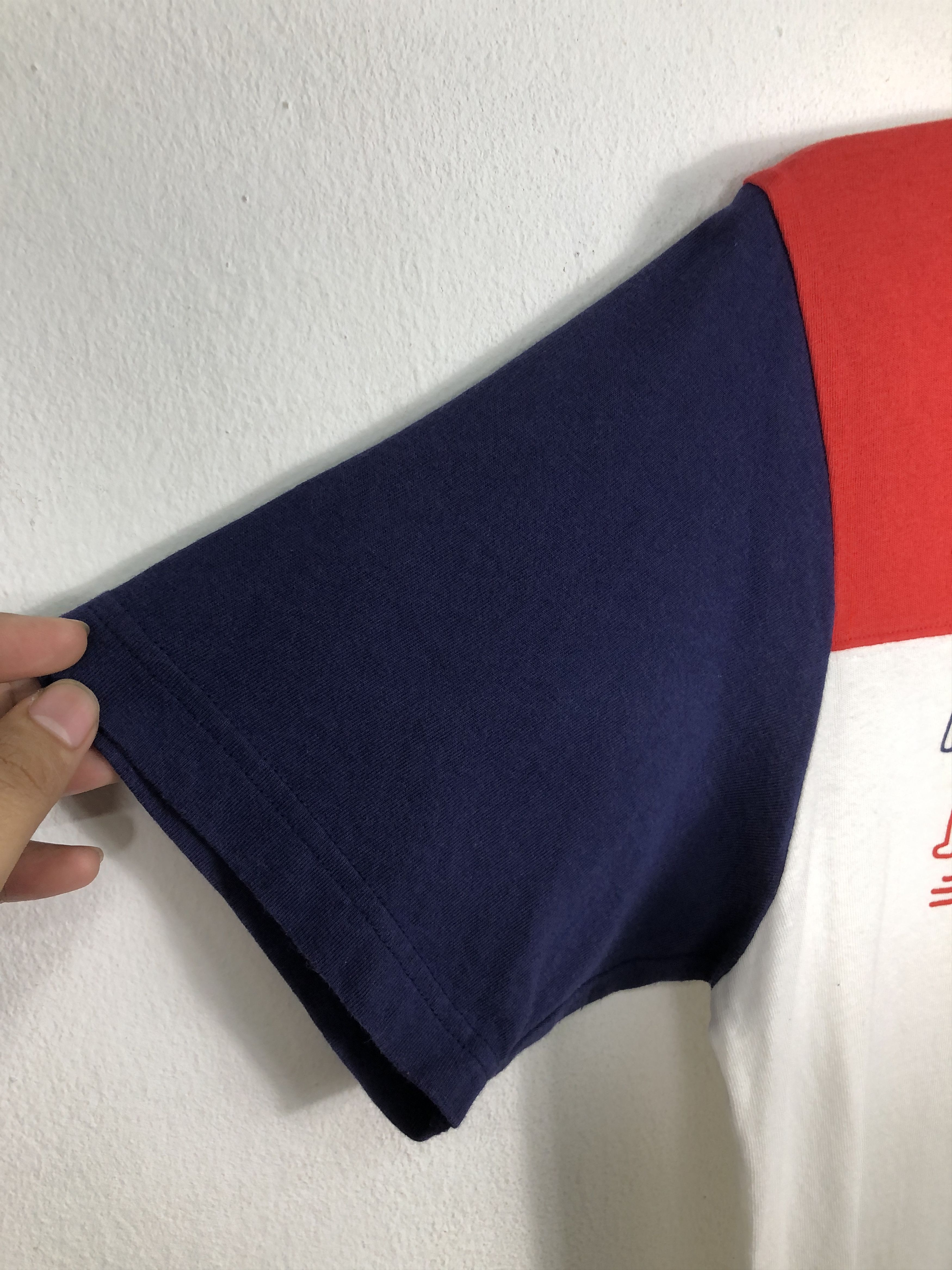 Japanese Brand × Keith Haring × Uniqlo Keith Haring Art Of The 80's by Uniqlo T-Shirt Size US M / EU 48-50 / 2 - 6 Thumbnail