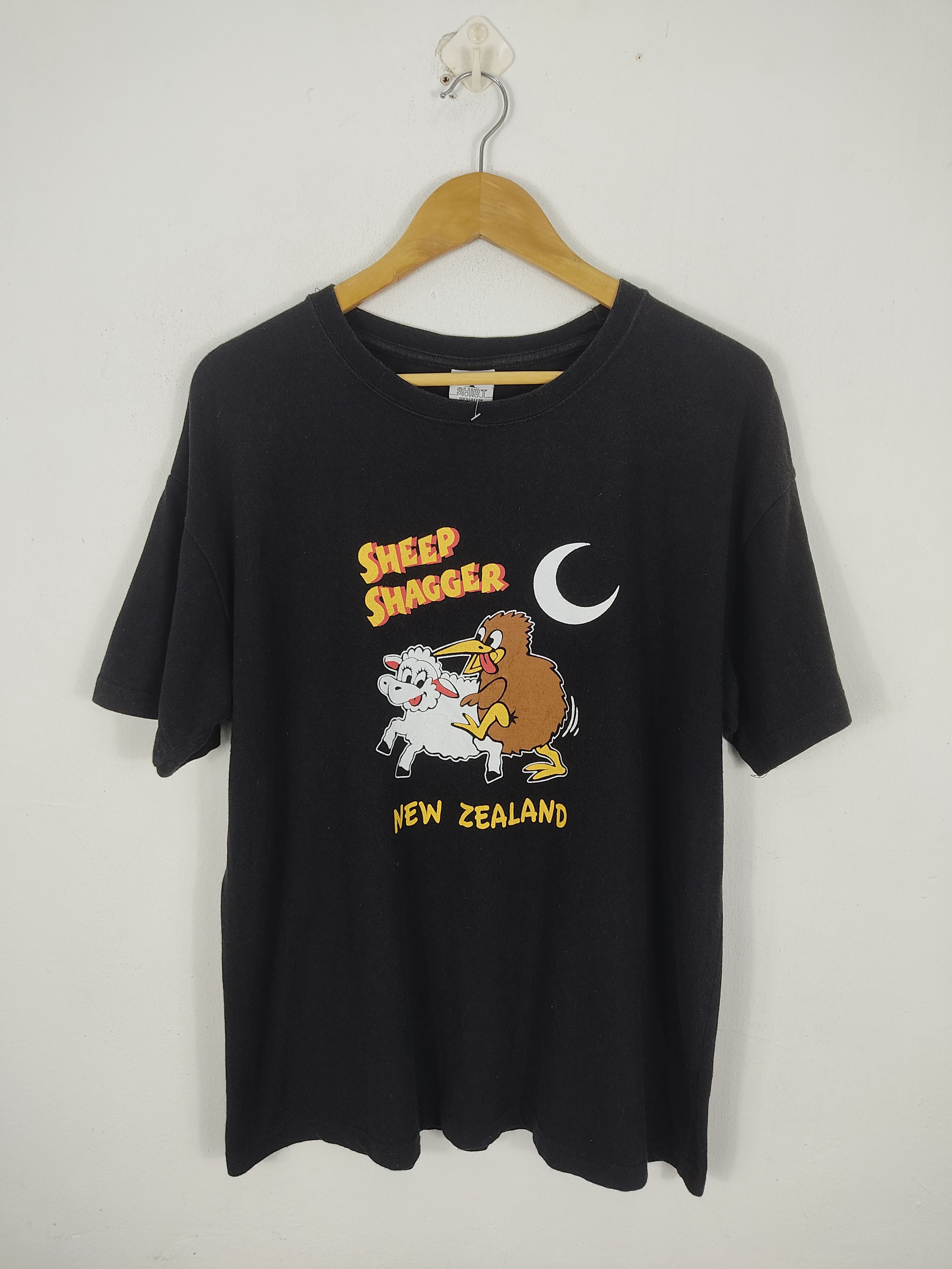 Vintage Vintage Sheep Shagger New Zealand T-Shirt Size US L / EU 52-54 / 3 - 1 Thumbnail