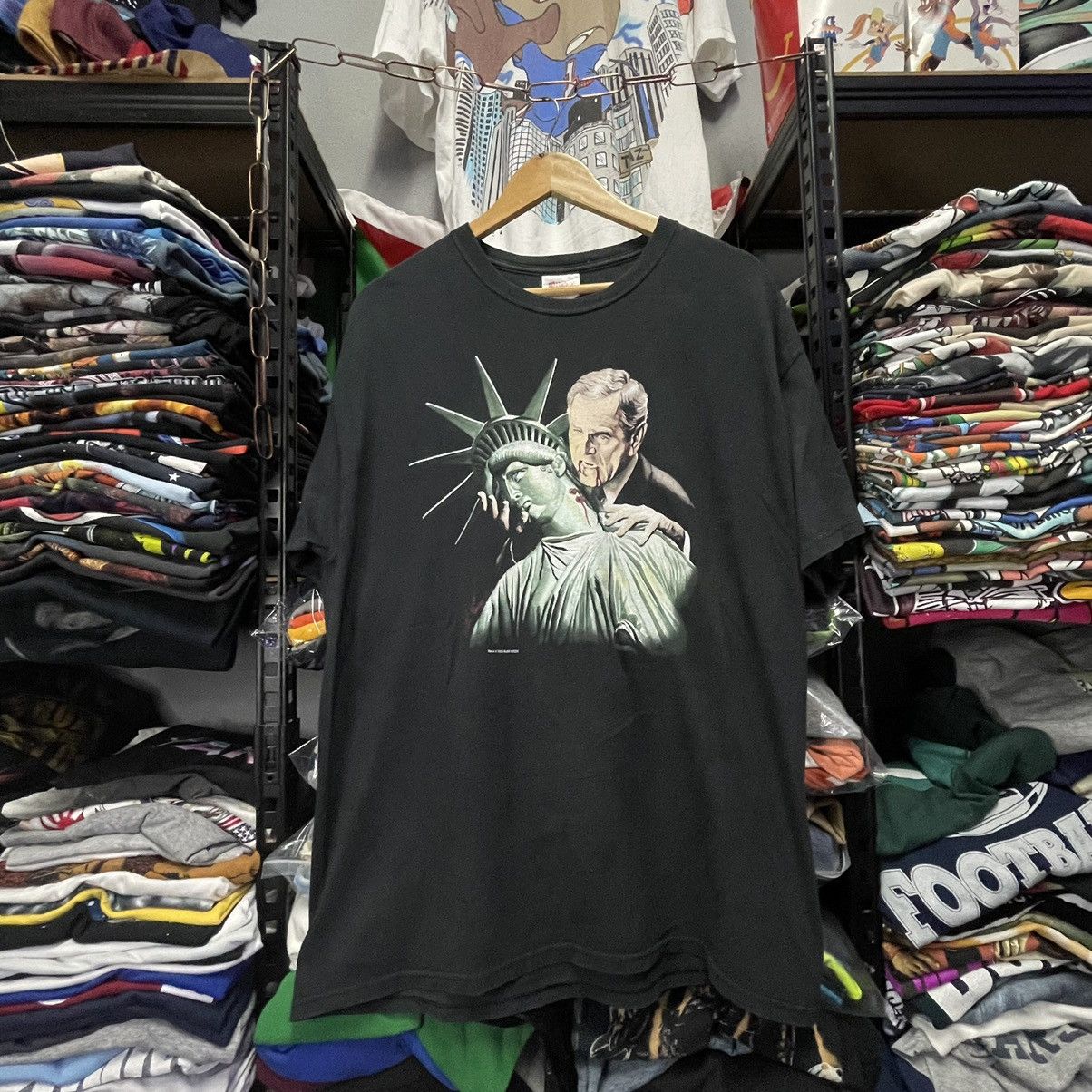 Hanes × Vintage George W Bush ❌ Statue of Liberty graphitti DRACULA Size US L / EU 52-54 / 3 - 2 Thumbnail