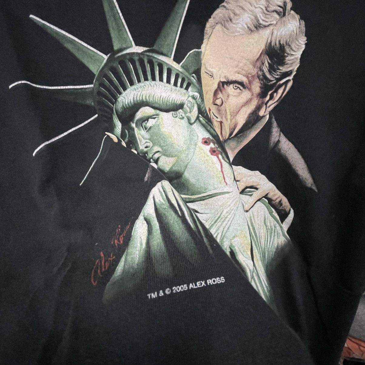 Hanes × Vintage George W Bush ❌ Statue of Liberty graphitti DRACULA Size US L / EU 52-54 / 3 - 3 Thumbnail