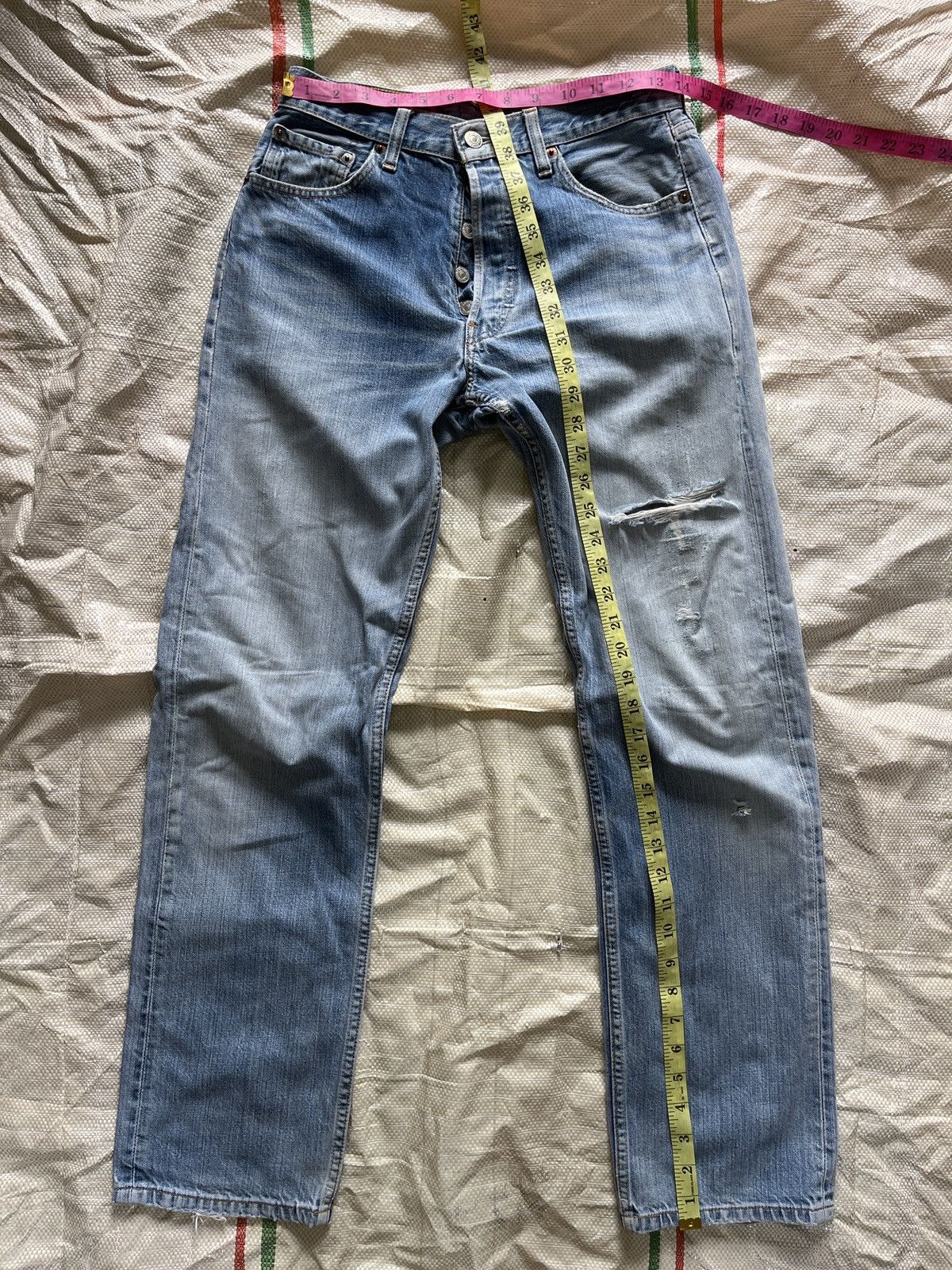 Levi's × Levi's Vintage Clothing × Vintage Distressed Levis 501 Buttons Year Made 2006 Made In Japan Size US 30 / EU 46 - 4 Thumbnail