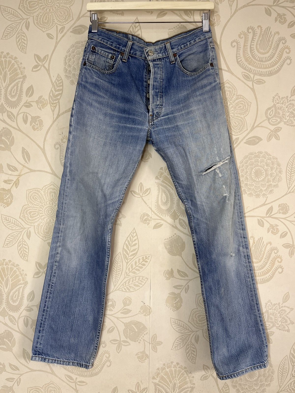 Levi's × Levi's Vintage Clothing × Vintage Distressed Levis 501 Buttons Year Made 2006 Made In Japan Size US 30 / EU 46 - 1 Thumbnail