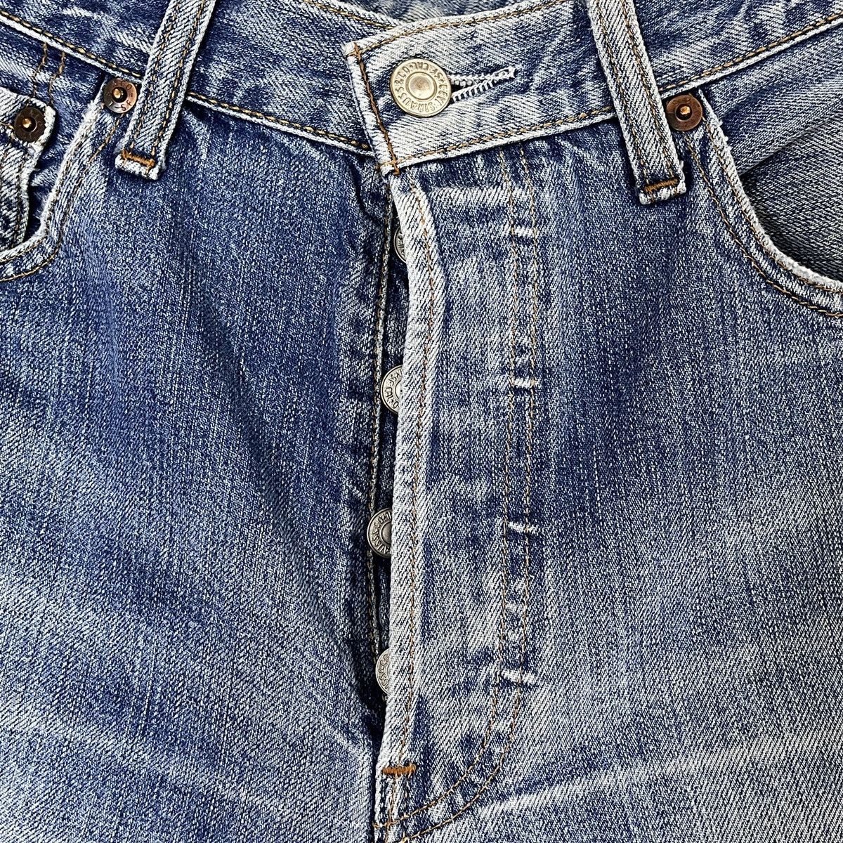Levi's × Levi's Vintage Clothing × Vintage Distressed Levis 501 Buttons Year Made 2006 Made In Japan Size US 30 / EU 46 - 11 Thumbnail