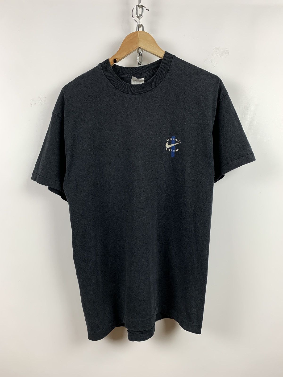 Nike 90s Vintage Nike Authentic Sport Football Single Stitch Tee Size US M / EU 48-50 / 2 - 2 Thumbnail