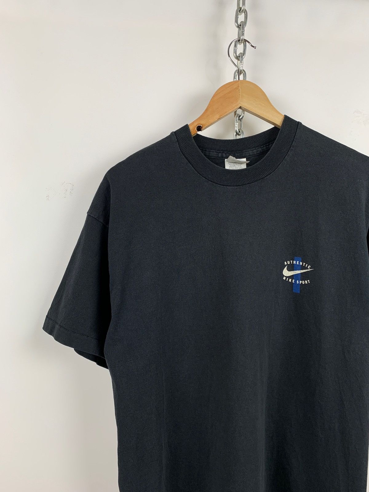 Nike 90s Vintage Nike Authentic Sport Football Single Stitch Tee Size US M / EU 48-50 / 2 - 8 Thumbnail