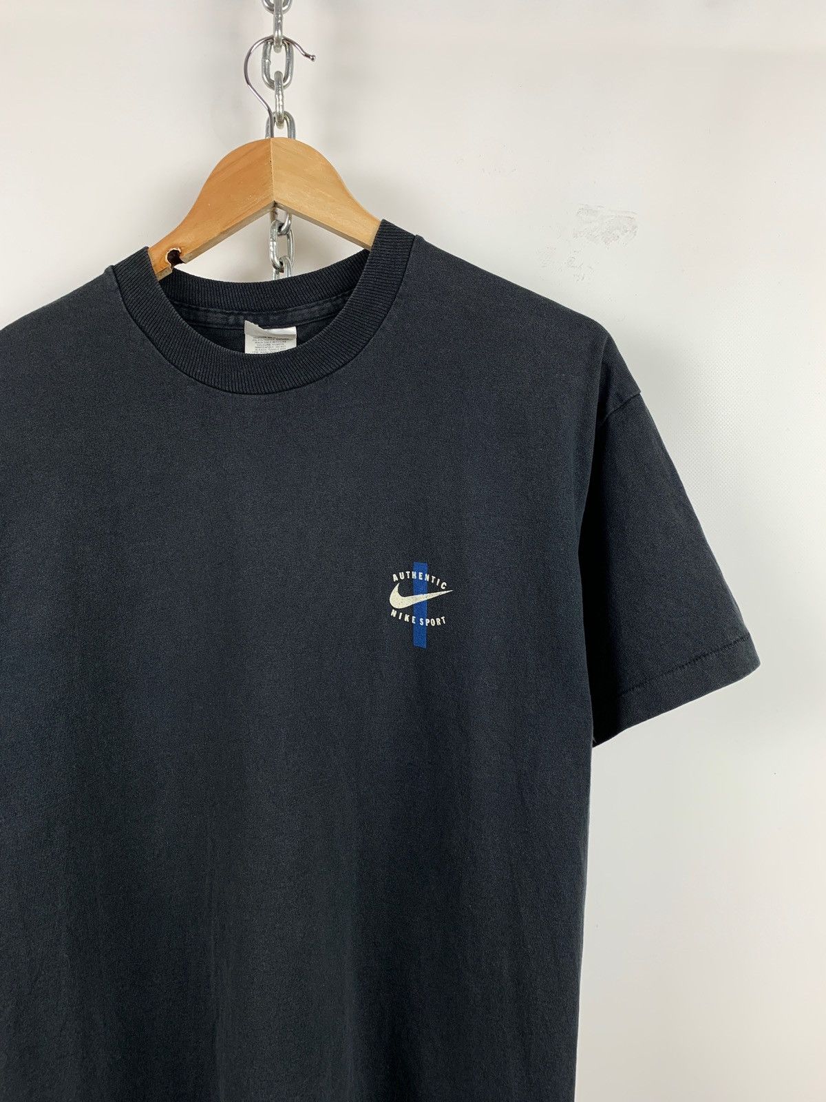 Nike 90s Vintage Nike Authentic Sport Football Single Stitch Tee Size US M / EU 48-50 / 2 - 7 Thumbnail