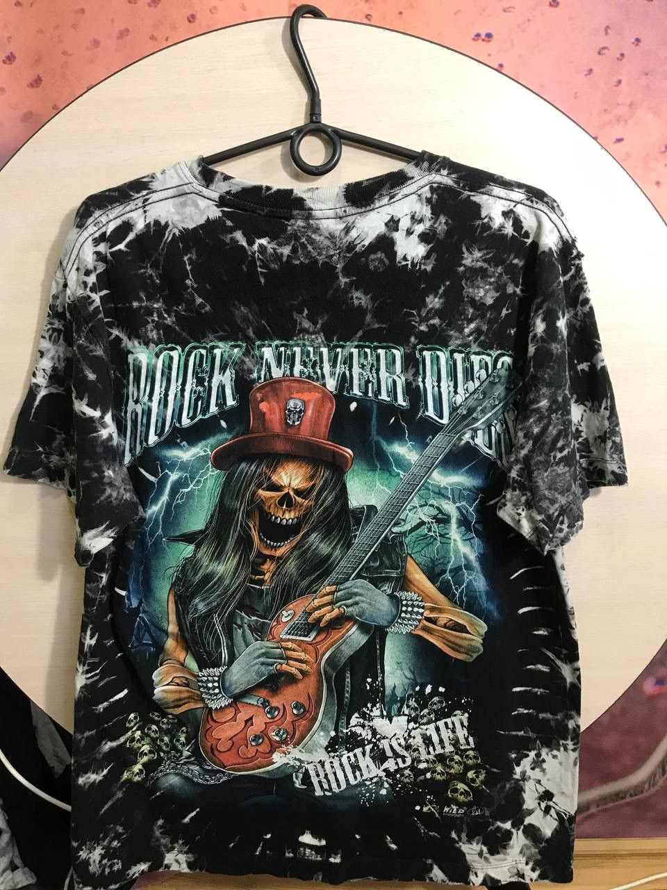 Band Tees × Vintage Vintage Band tee rock is life skulls skeleton Size US M / EU 48-50 / 2 - 6 Thumbnail