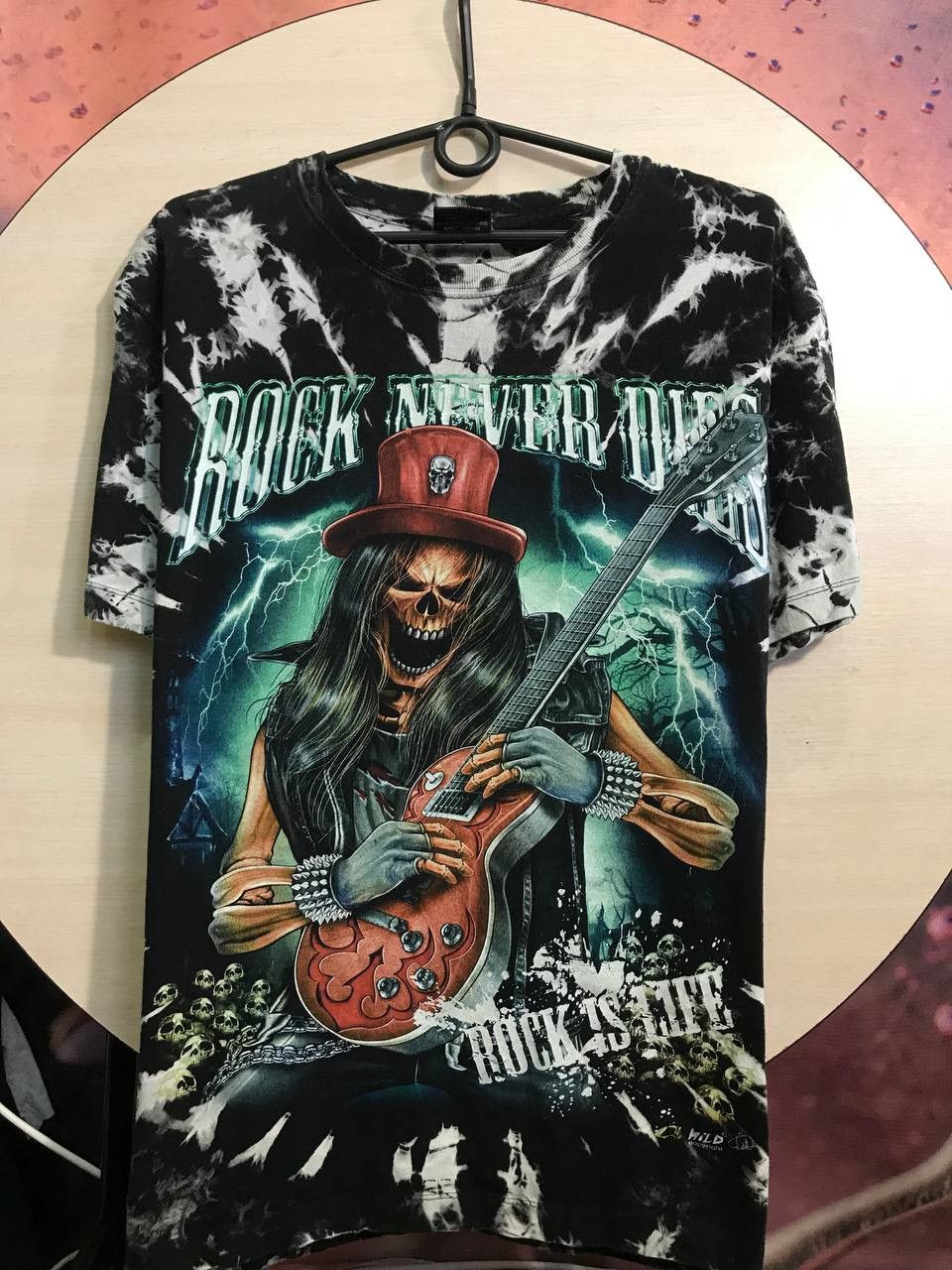 Band Tees × Vintage Vintage Band tee rock is life skulls skeleton Size US M / EU 48-50 / 2 - 2 Thumbnail