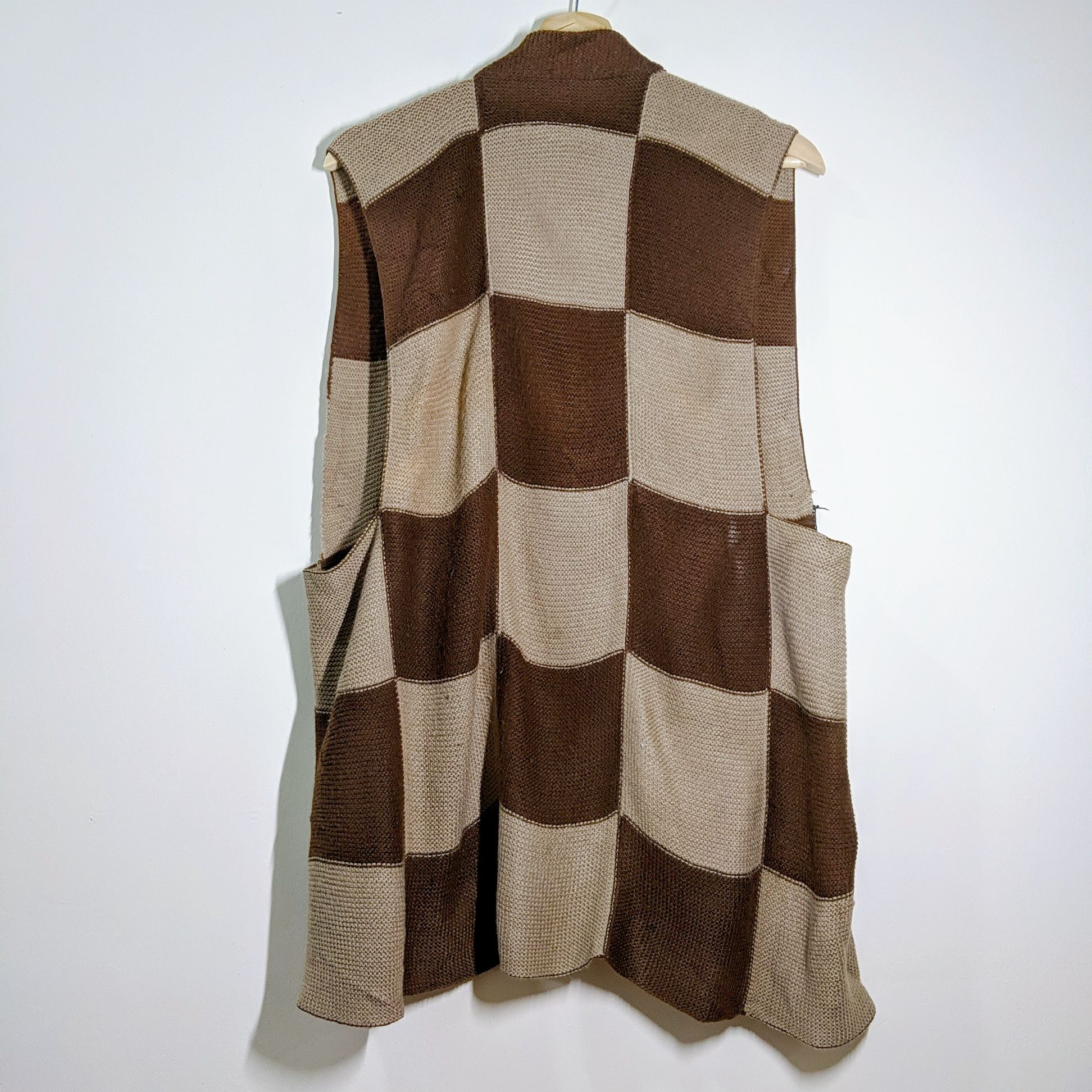 Japanese Brand Vintage Japanese Square Design Sleeveless Knitwear Sweater Size US XS / EU 42 / 0 - 7 Thumbnail