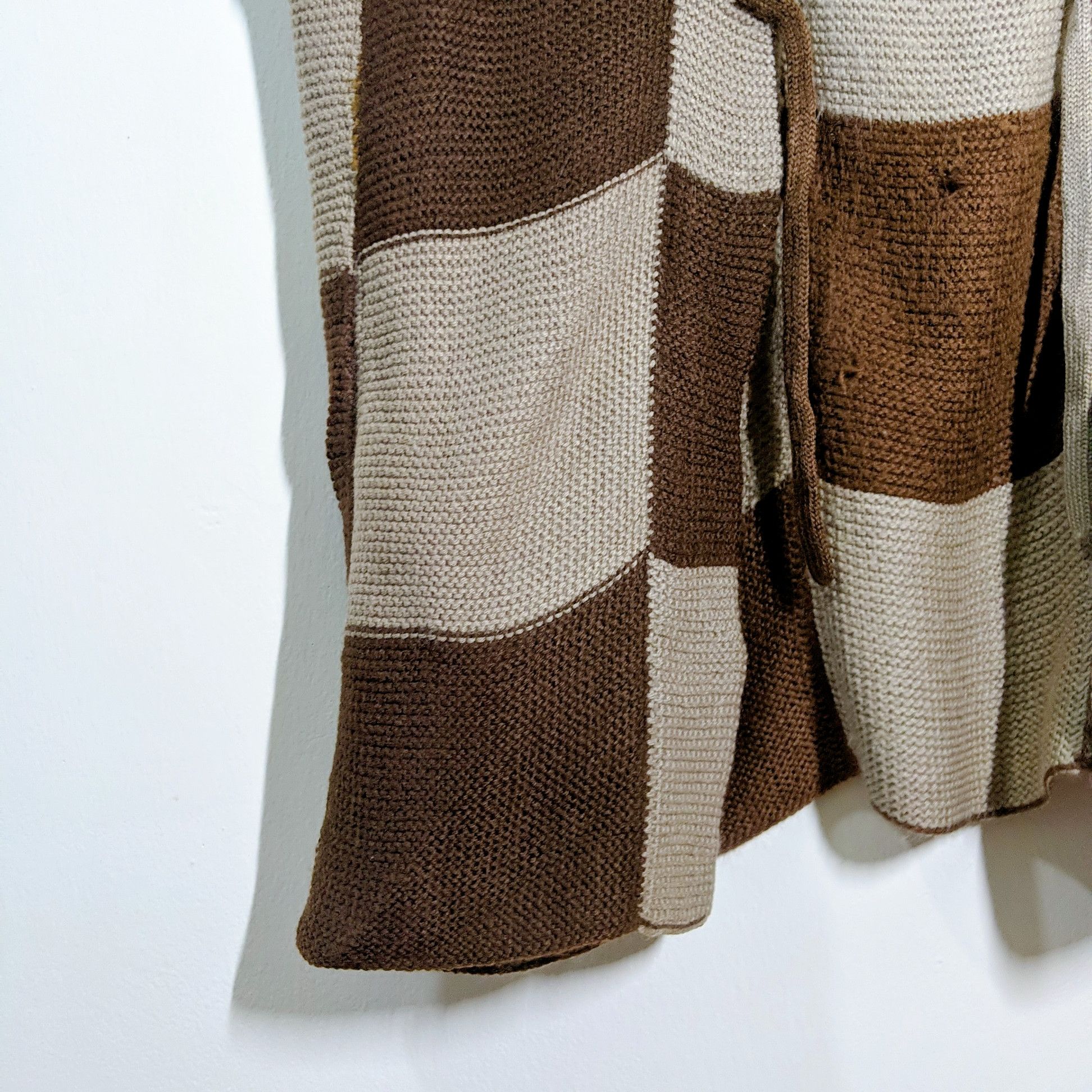 Japanese Brand Vintage Japanese Square Design Sleeveless Knitwear Sweater Size US XS / EU 42 / 0 - 4 Thumbnail