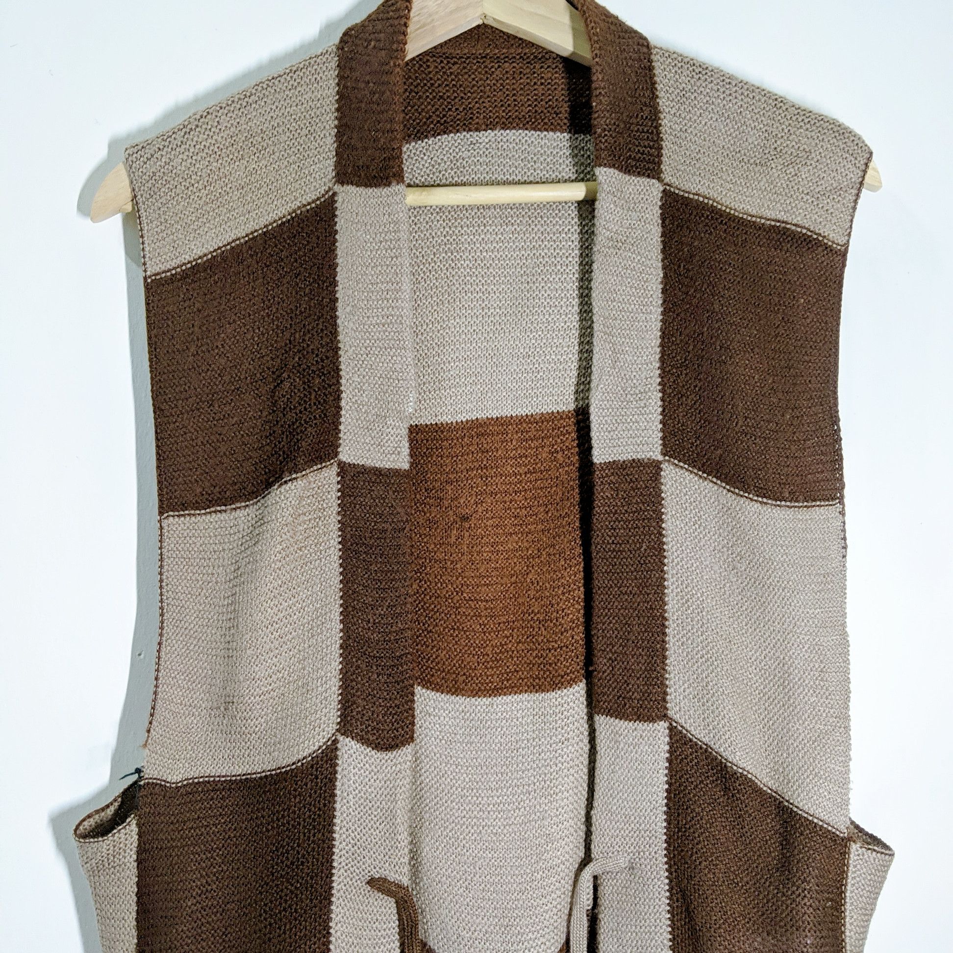 Japanese Brand Vintage Japanese Square Design Sleeveless Knitwear Sweater Size US XS / EU 42 / 0 - 2 Thumbnail