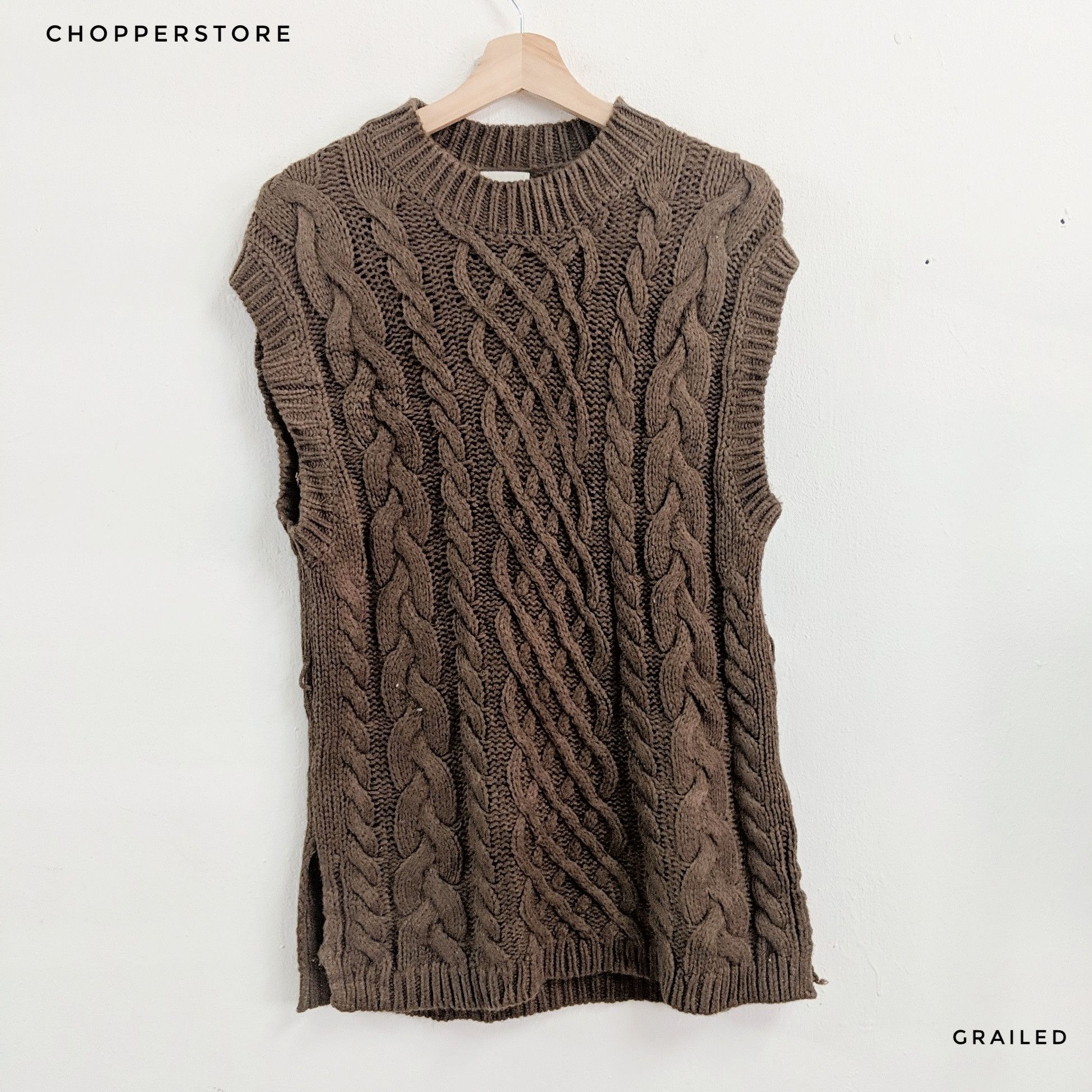 Japanese Brand Vintage GU Sleeveless Knitwear Handknit Sweater Size US S / EU 44-46 / 1 - 1 Thumbnail