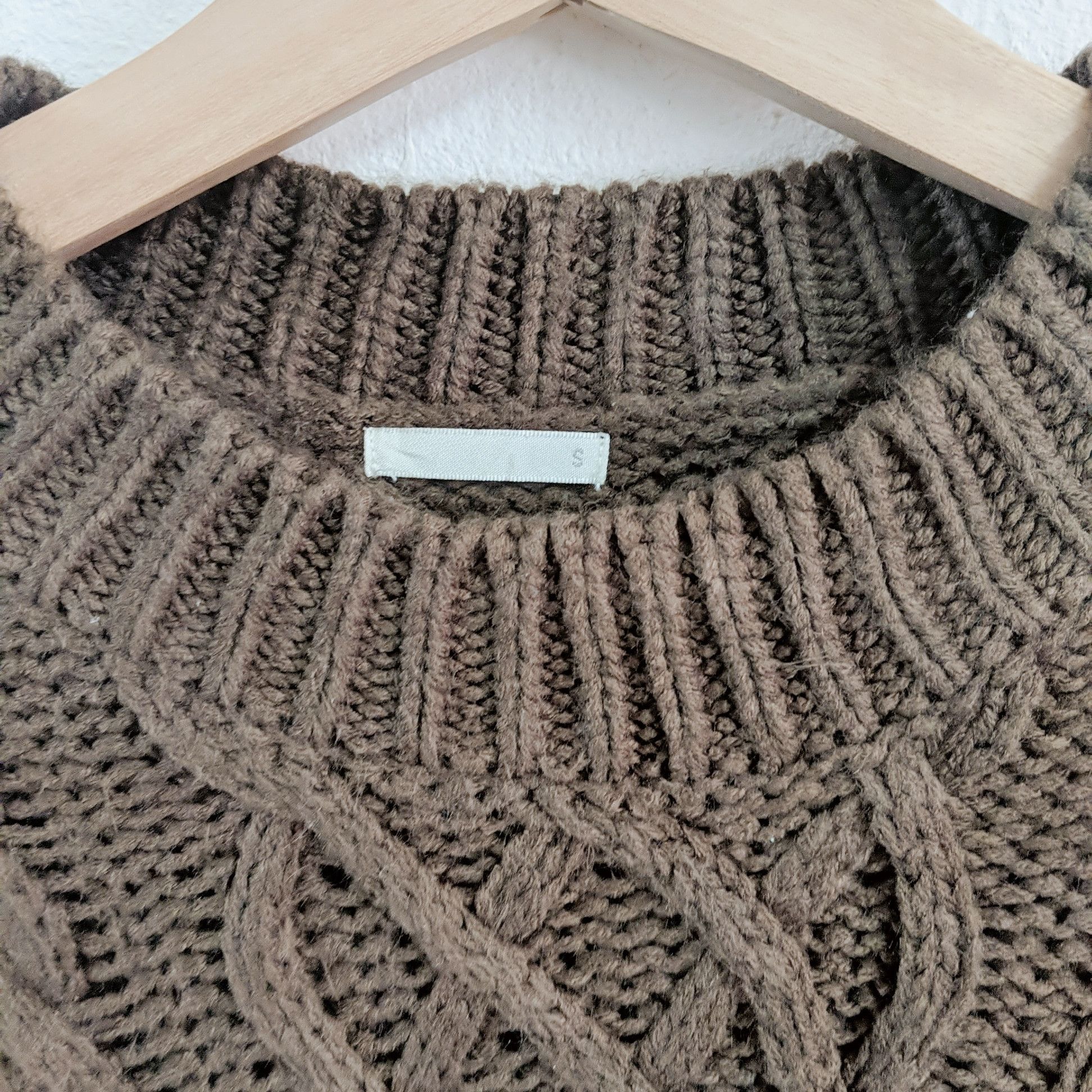 Japanese Brand Vintage GU Sleeveless Knitwear Handknit Sweater Size US S / EU 44-46 / 1 - 5 Thumbnail