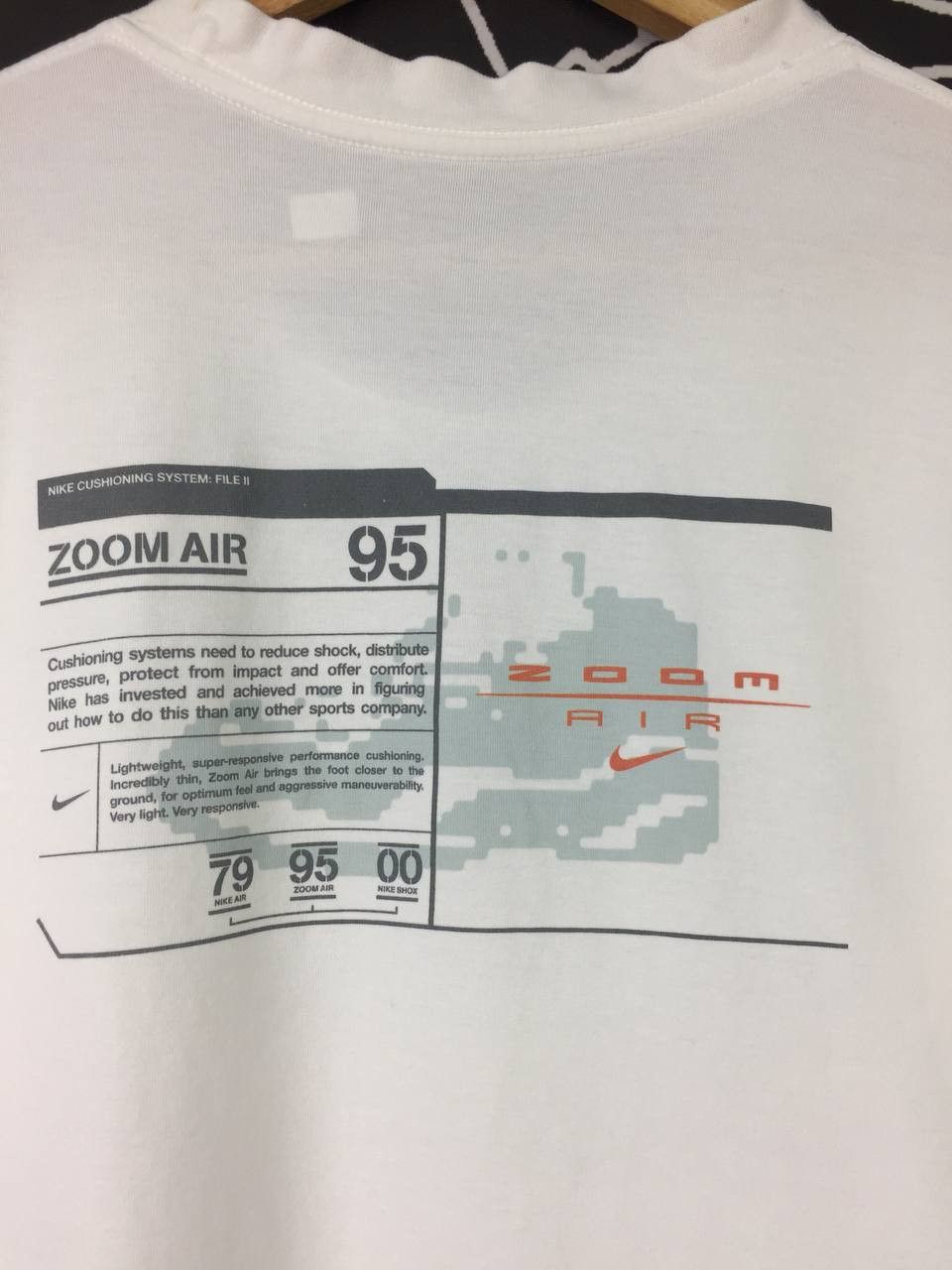 Nike Vtg Y2K Nike Zoom Air 95 Sneakers Promo Tee Size US L / EU 52-54 / 3 - 5 Thumbnail