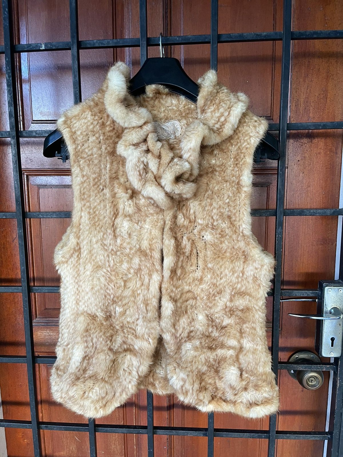Vera Pelle Rare luxury style MINK FUR ROSES VEST Size 46L - 1 Thumbnail