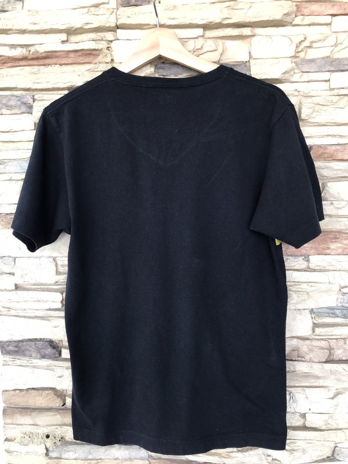 Band Tees Nirvana x Uniqlo V Neck Band Tee Size US S / EU 44-46 / 1 - 8 Thumbnail