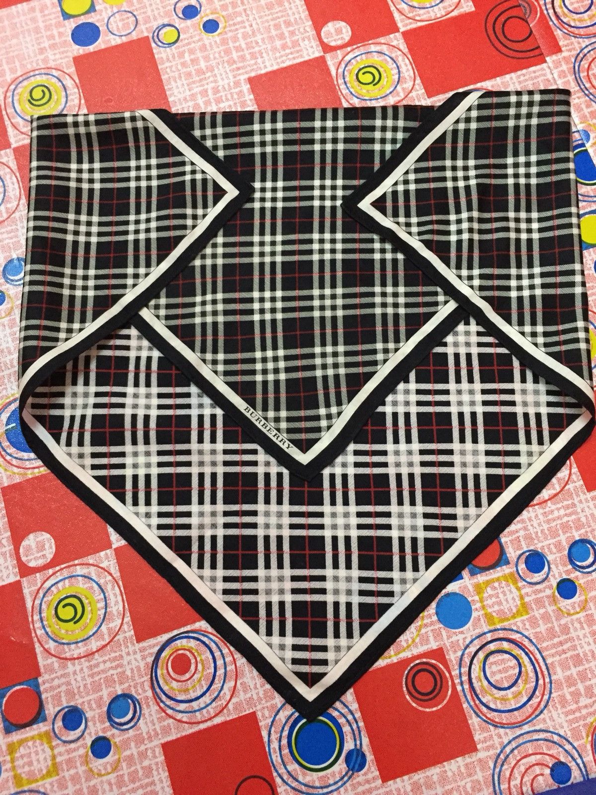 Burberry × Cartoon Network BURBERRY NOVA CHECK HANDKERCHIEF WITH FREEGIFT Size ONE SIZE - 1 Thumbnail