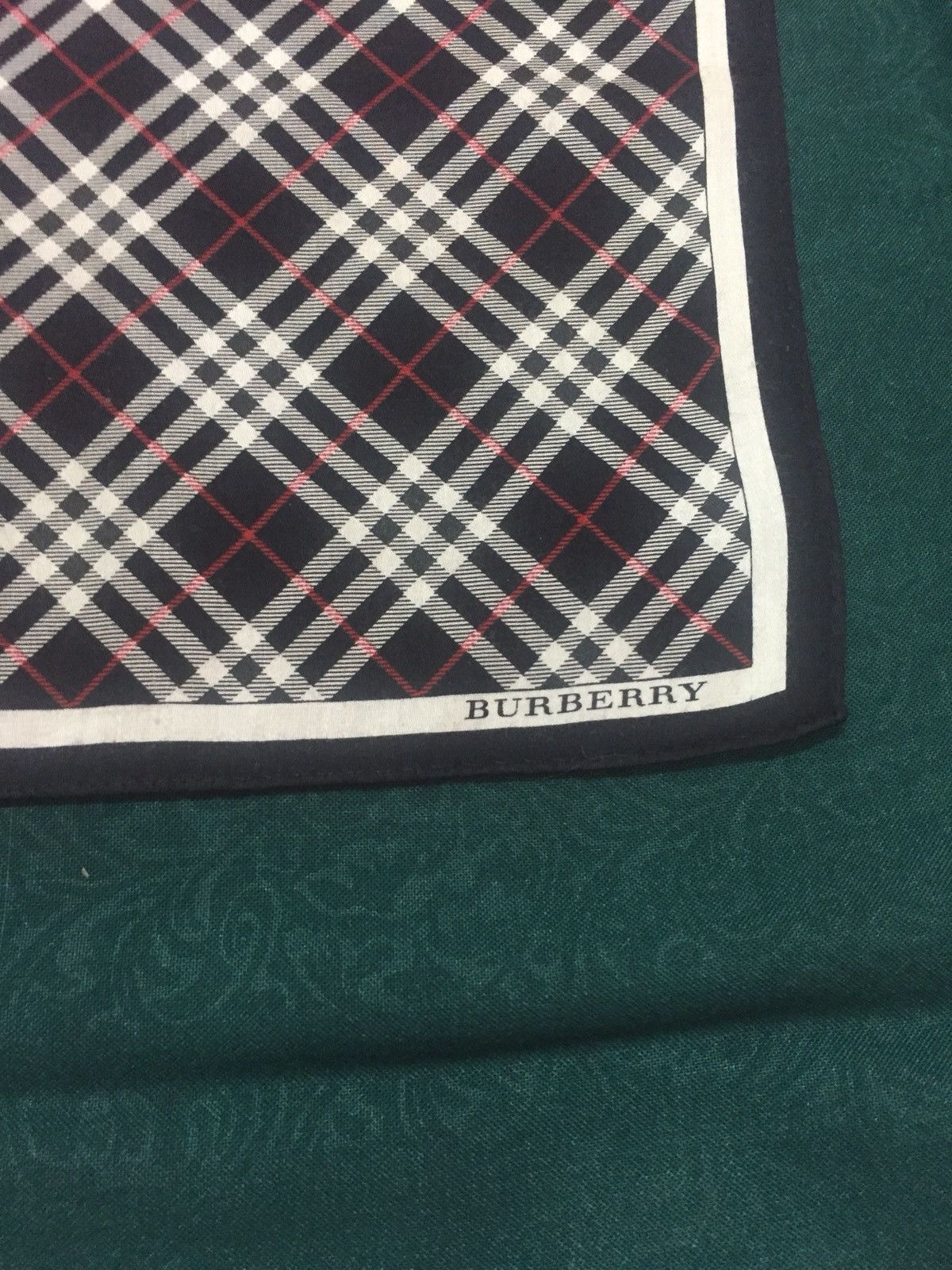 Burberry × Cartoon Network BURBERRY NOVA CHECK HANDKERCHIEF WITH FREEGIFT Size ONE SIZE - 4 Thumbnail