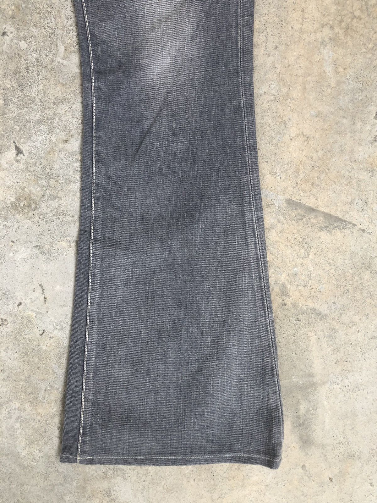 If Six Was Nine Y2k Levi's Flared Jeans Distressed Jeans Size US 31 - 5 Thumbnail