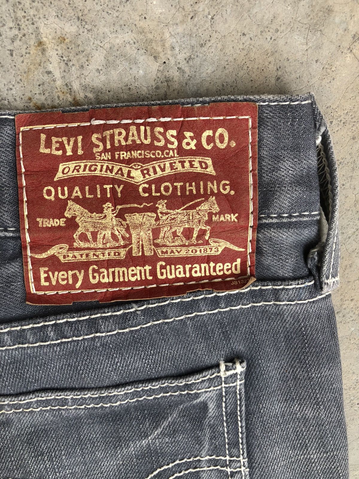 If Six Was Nine Y2k Levi's Flared Jeans Distressed Jeans Size US 31 - 13 Thumbnail